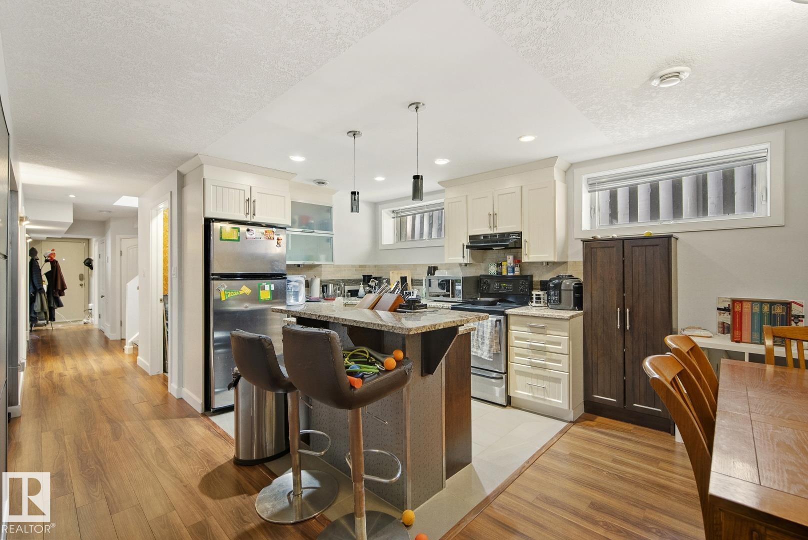 https://zimg.paragon.ice.com/ParagonImages/Property/PM/RAE/225398582/18/0/0/2f7680e7915c134235bd58cd91bdd8f9/1/f38ffd1e9e4233c85c113efbe63045b3/225398582-d9ec89cf-60e9-444d-b110-e6f5ceb4153a.JPG