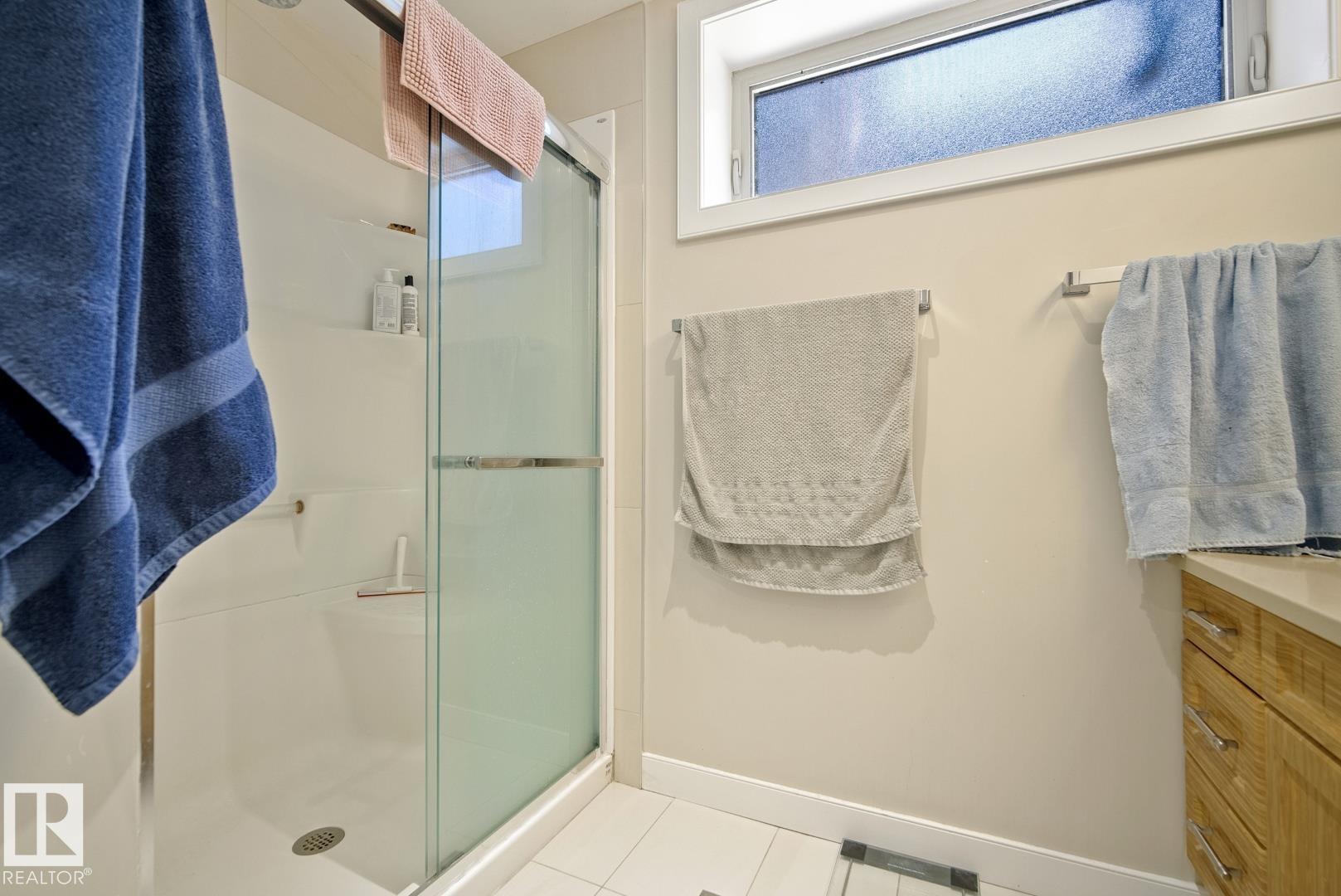 https://zimg.paragon.ice.com/ParagonImages/Property/PM/RAE/225398582/28/0/0/58aed2f9a16b3d2feaa63fd93e98f280/1/f38ffd1e9e4233c85c113efbe63045b3/225398582-9177e3cd-ec0f-4d05-a156-5ba153cad687.JPG