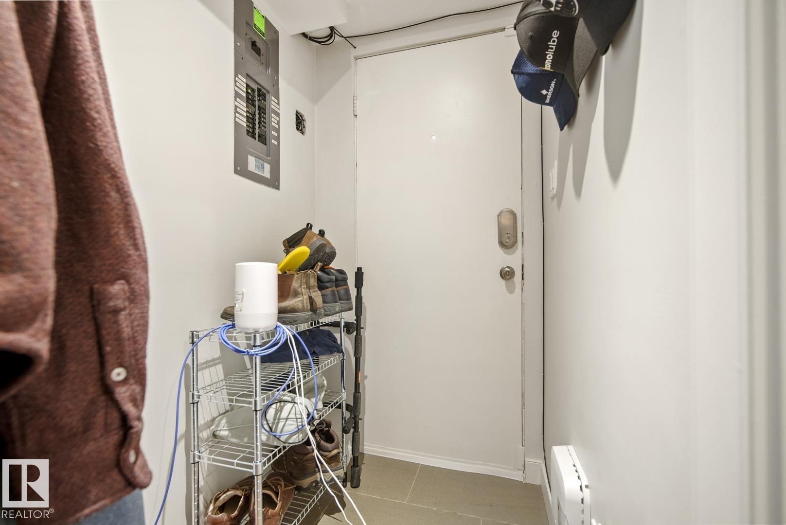 https://zimg.paragon.ice.com/ParagonImages/Property/PM/RAE/225398582/32/0/0/1db0d57b6c5c75693536ecee1ccc7e38/1/f38ffd1e9e4233c85c113efbe63045b3/225398582-4bb164d7-e530-4854-a5d7-9465001e789f.JPG