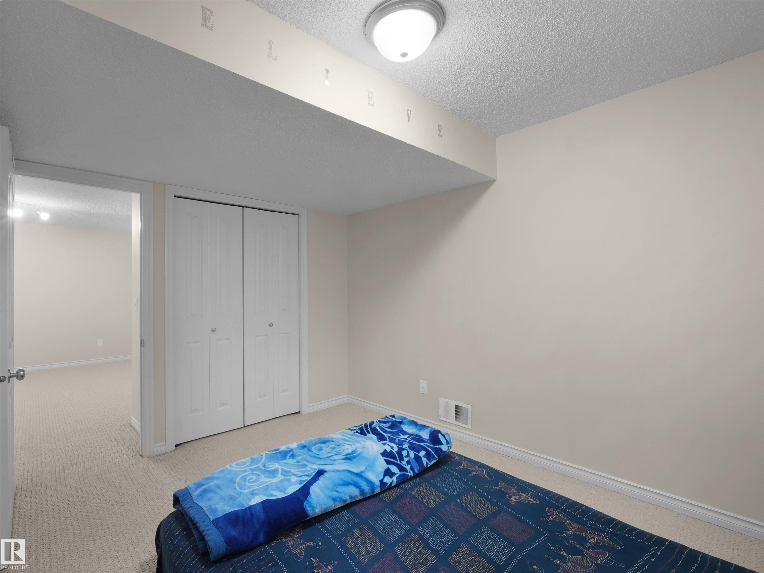 https://zimg.paragon.ice.com/ParagonImages/Property/PM/RAE/225398587/24/0/0/9ad8e7cb1fef9d683cb82da9d3e6a129/1/d3e21323a38fb05abe5fa4304cfcce6c/225398587-ab482a67-52fd-4dd1-9c3a-09c8434aefb2.JPG