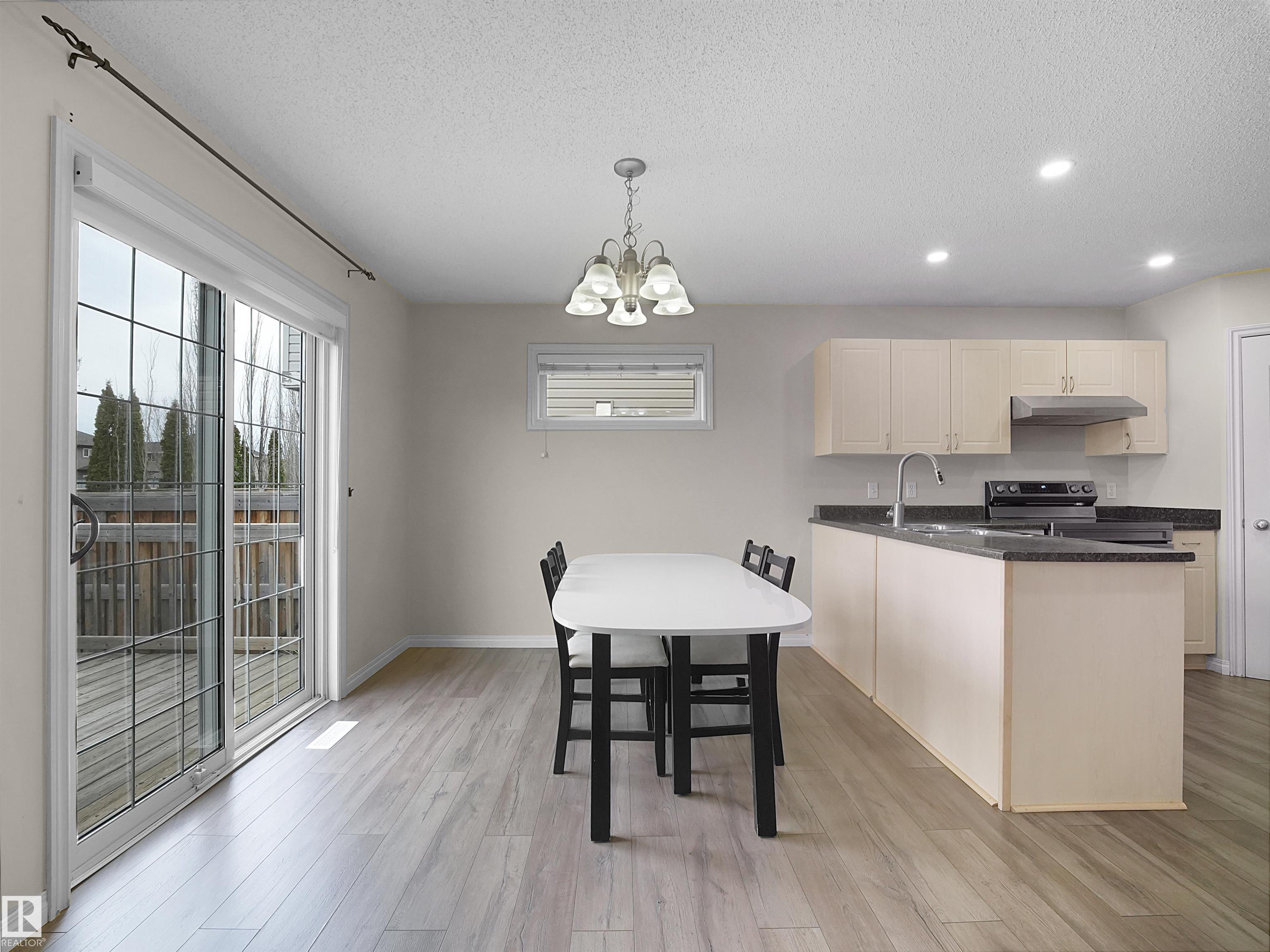https://zimg.paragon.ice.com/ParagonImages/Property/PM/RAE/225398587/8/0/0/7862471ae3f499b5ed5da41b76398fc2/1/d3e21323a38fb05abe5fa4304cfcce6c/225398587-e3c92a6b-8066-4942-8fe4-285bb2b08ed3.JPG