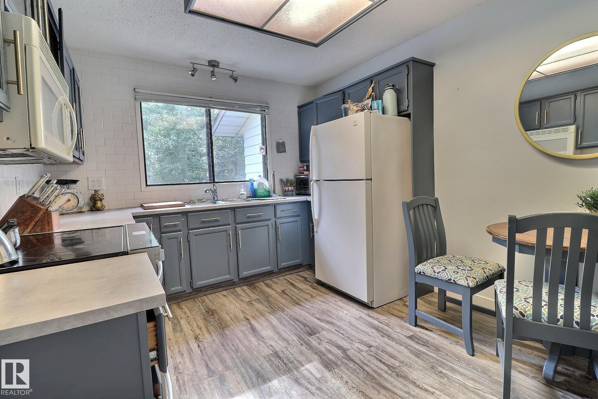 https://zimg.paragon.ice.com/ParagonImages/Property/PM/RAE/225398607/6/0/0/cd81f3eafc7ca688d3e1ffe210dff603/1/845a739f408761129049d77b57c20a29/225398607-1351dcf1-6bfb-459d-b0b2-f59bacbcc65e.JPG