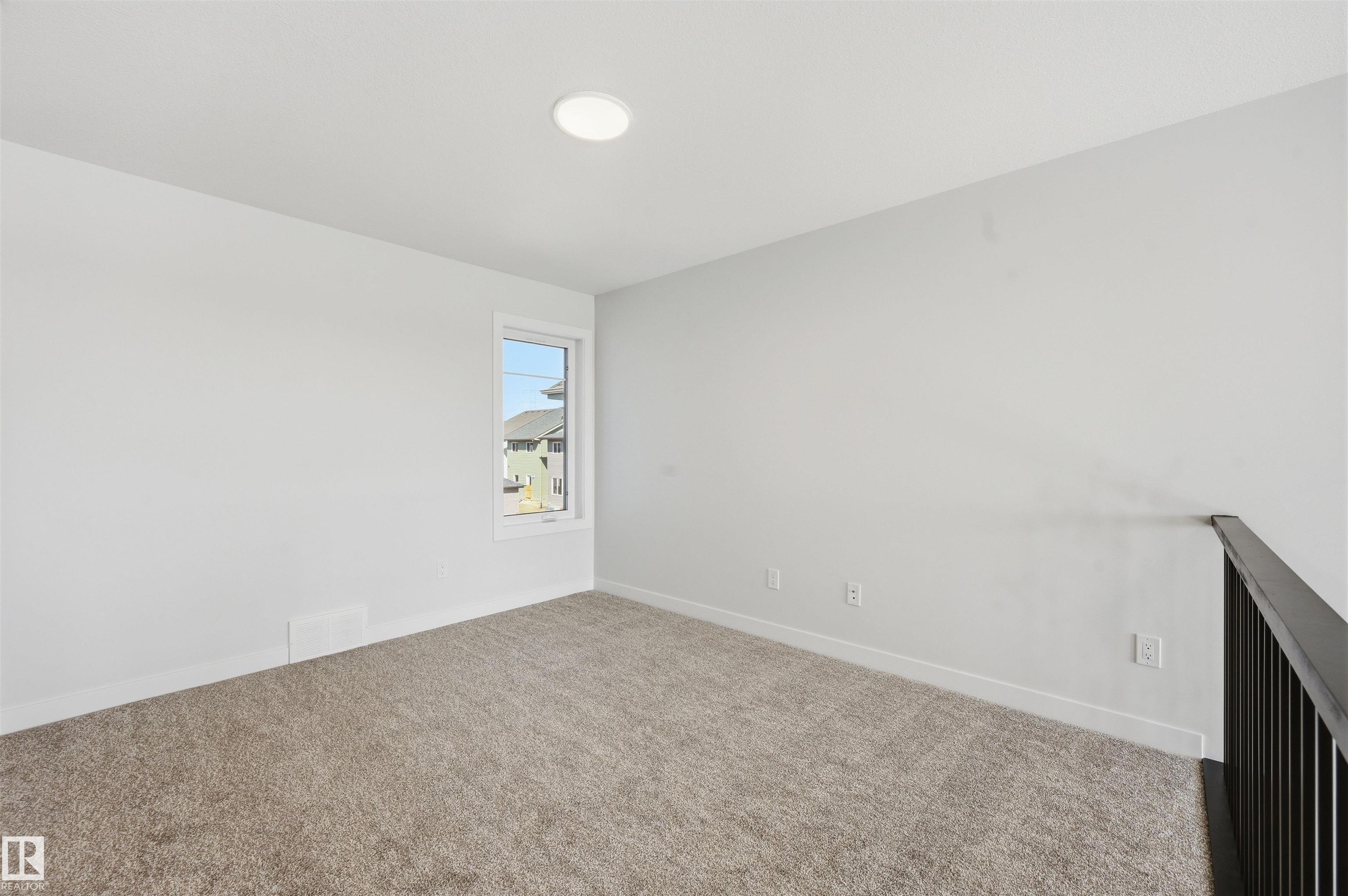 https://zimg.paragon.ice.com/ParagonImages/Property/PM/RAE/225398610/27/0/0/e60d5d589fc7a218456352246d37e215/1/0d32fc52aa0ba58e90f4876eb6e094b9/225398610-205ba420-2fec-4a6e-8872-49464575a02b.JPG