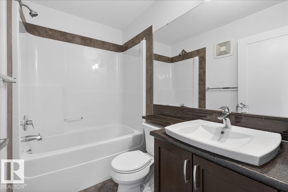 https://zimg.paragon.ice.com/ParagonImages/Property/PM/RAE/225398615/22/0/0/4f1f5705282c30025f7c84c8bb4e42e3/1/0281e40fb5823ea7e59d91adb8a102db/225398615-1b0b3b88-565b-4805-998d-f827544a78f1.JPG
