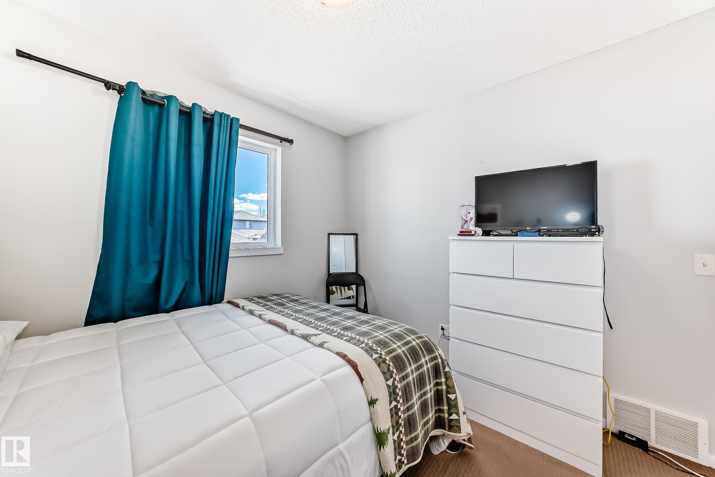 https://zimg.paragon.ice.com/ParagonImages/Property/PM/RAE/225398617/19/0/0/4a264a31349a0c981834f7fe937bfba9/1/25abb98987aabab66ac6cb24a4938398/225398617-b40a84e4-e2b0-4bfd-bead-eb3faaf0ba3a.JPG