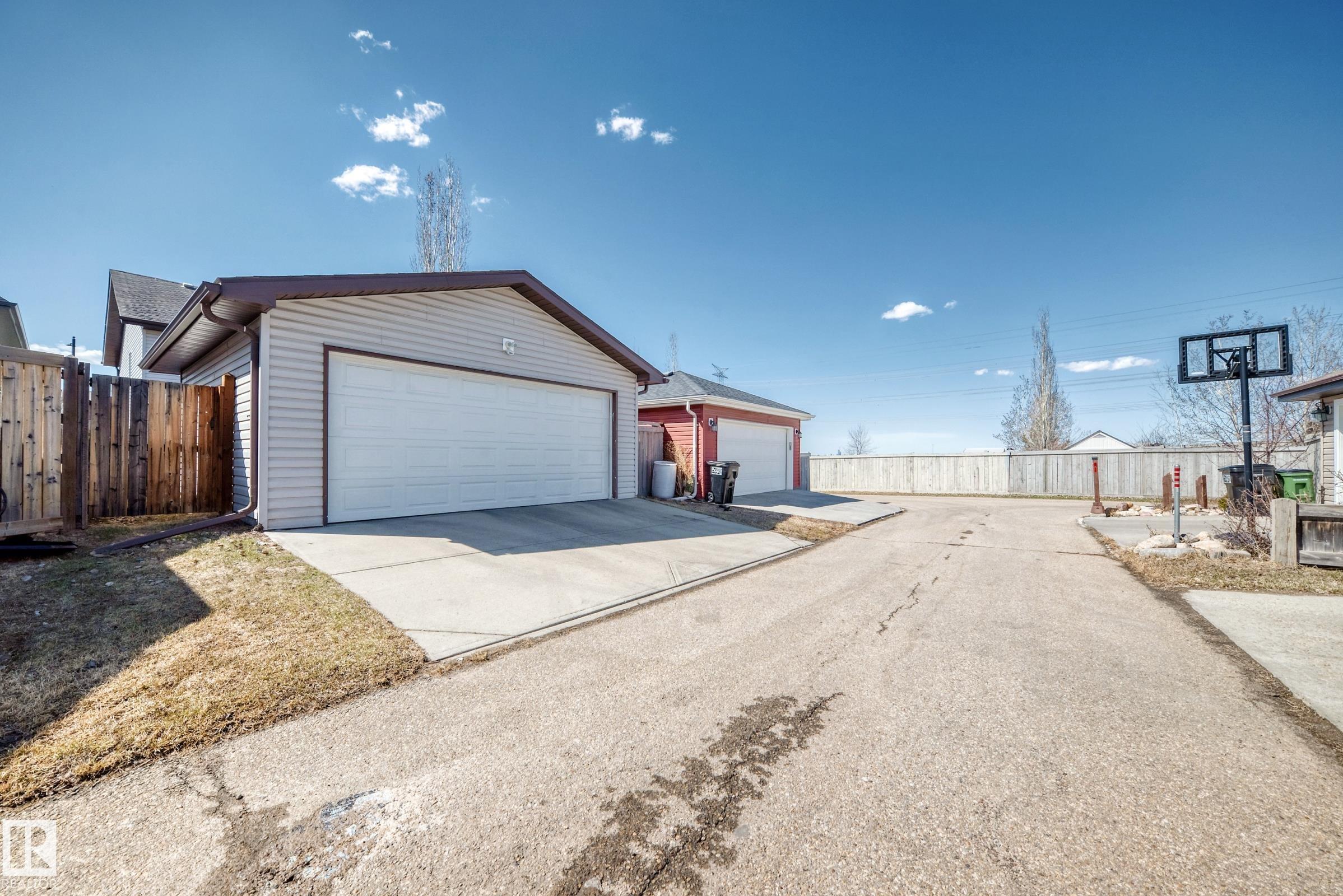 https://zimg.paragon.ice.com/ParagonImages/Property/PM/RAE/225398617/46/0/0/c79e131fcaaf93e0417f2d9686dc99e3/1/25abb98987aabab66ac6cb24a4938398/225398617-a0e4ebf3-200b-4965-a3c9-defbdc18018e.JPG