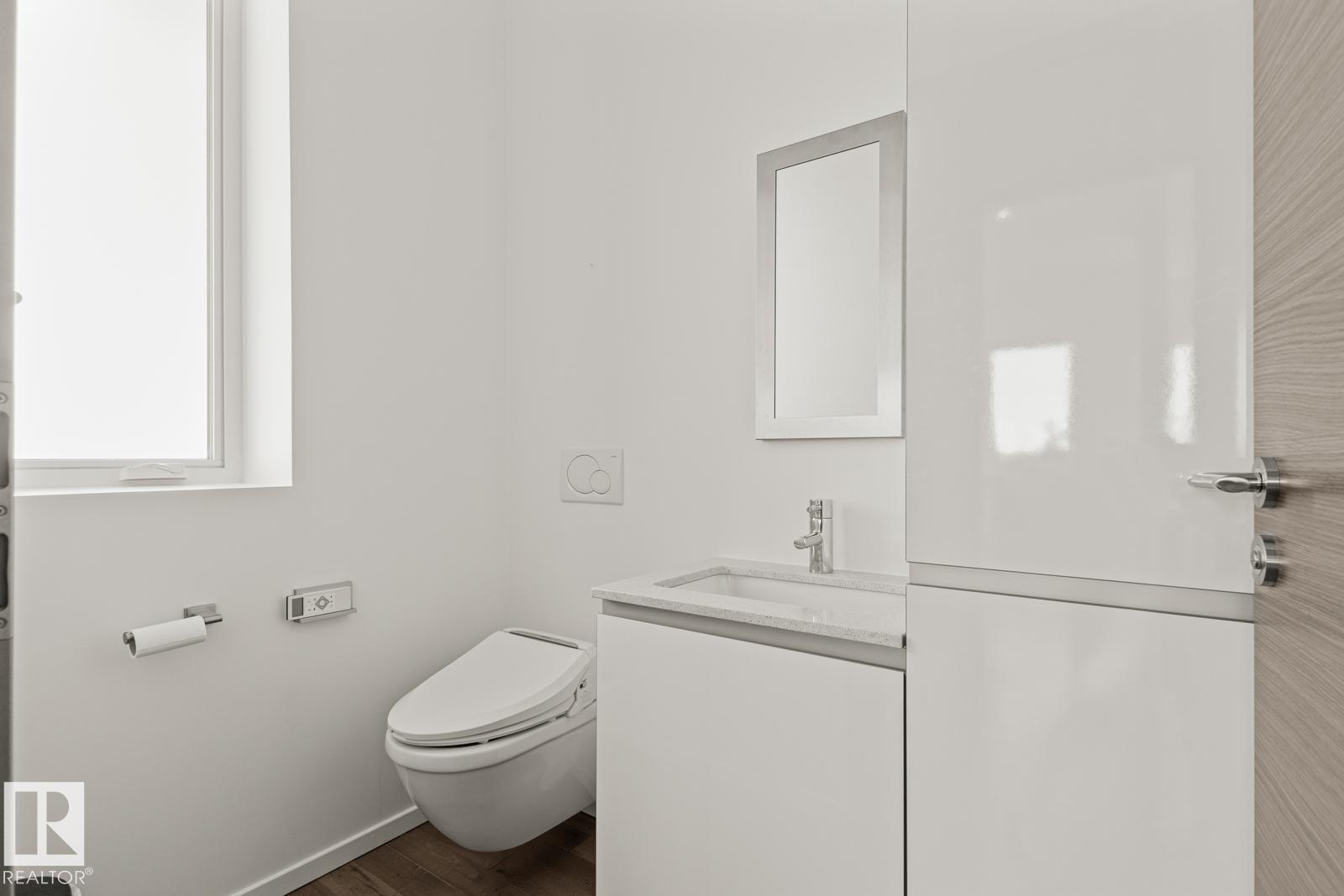 Photo 11 at 7548 110 Avenue NW, Virginia Park, Edmonton