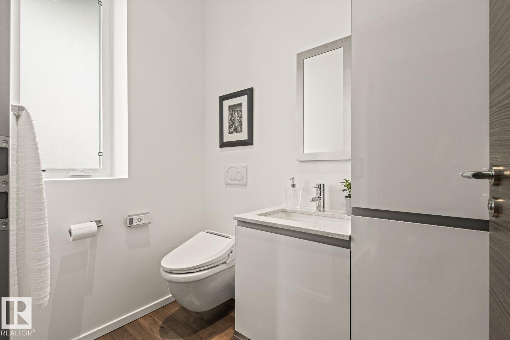 Photo 16 at 7548 110 Avenue NW, Virginia Park, Edmonton