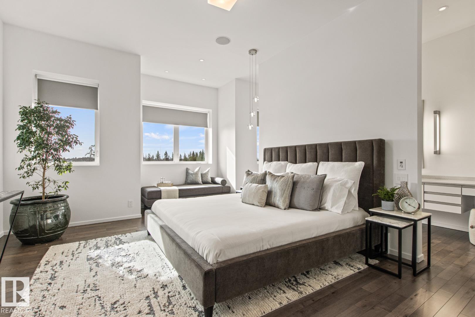Photo 9 at 7548 110 Avenue NW, Virginia Park, Edmonton
