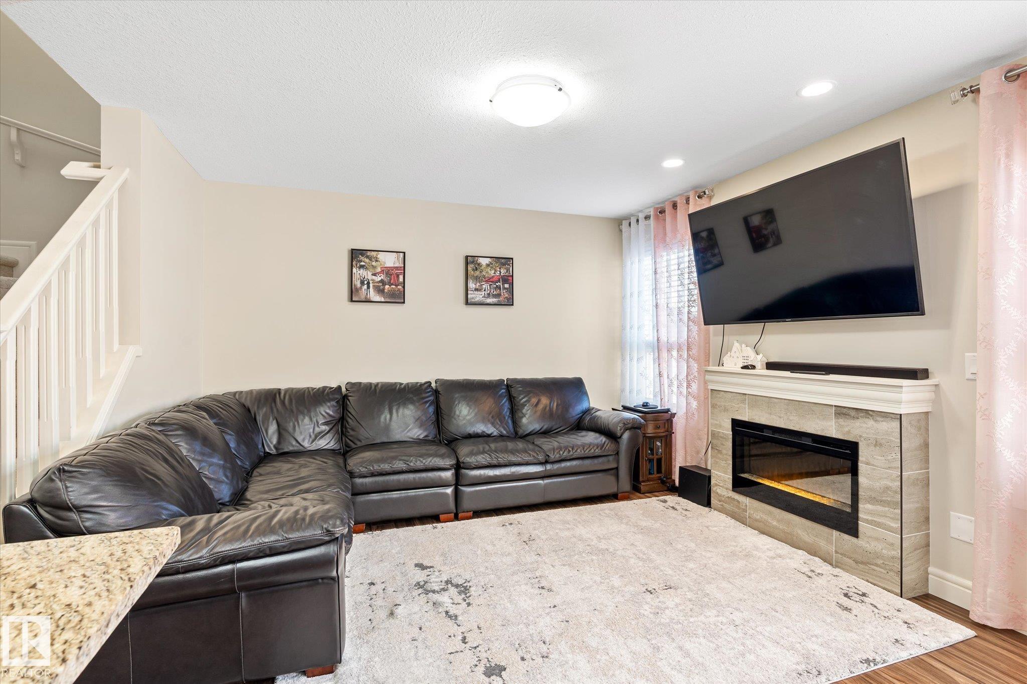 https://zimg.paragon.ice.com/ParagonImages/Property/PM/RAE/225398634/7/0/0/d362bfab51d2ae80c2f56f85ee85a9fd/1/d4e08fc8a21df08a7c09670ceb2dda98/225398634-4dee3a16-902e-45e6-8648-9cbda47e4f41.JPG