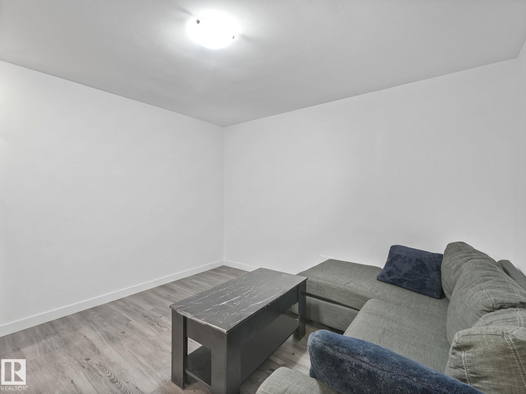 https://zimg.paragon.ice.com/ParagonImages/Property/PM/RAE/225398641/40/0/0/af8caf41e5fa7ea884b9c54b844b2485/1/c0a98850a7e322a300b7922b274d406e/225398641-B7AF2E10-74D5-4135-A603-79C60A63DA68.JPG
