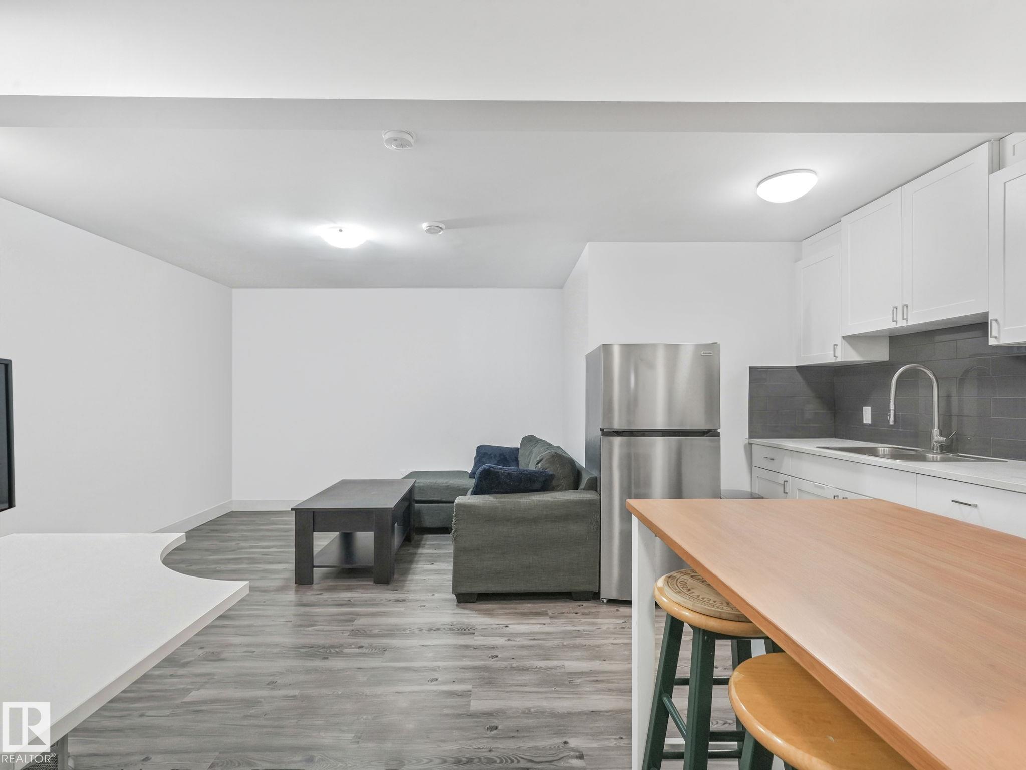 https://zimg.paragon.ice.com/ParagonImages/Property/PM/RAE/225398641/51/0/0/89f7b1c211d9c1bc55effaceaf58137d/1/c0a98850a7e322a300b7922b274d406e/225398641-D1AD2133-8241-45B0-89C3-BE1942A68A1B.JPG