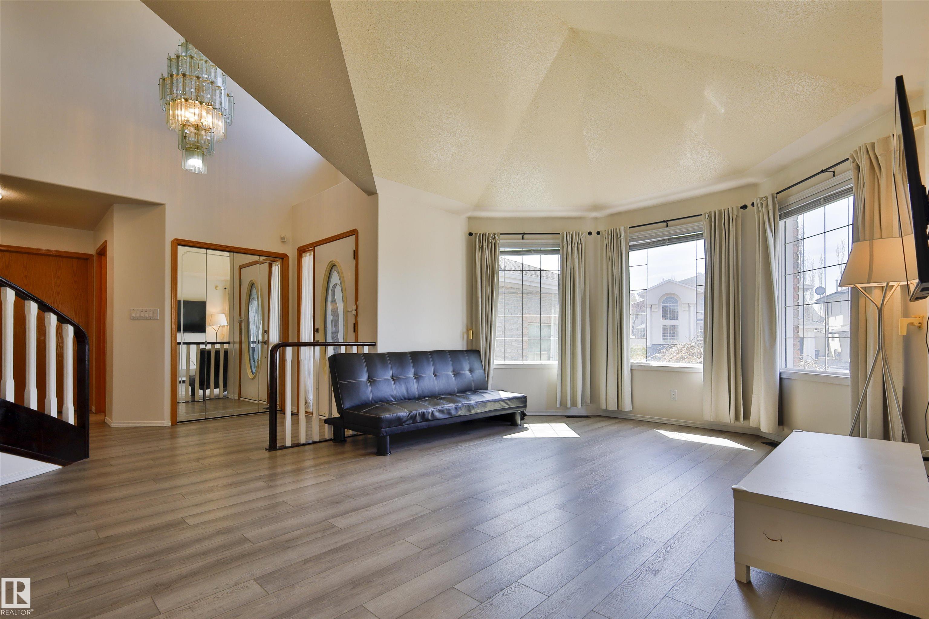 Photo 13 at 8710 156a Avenue NW, Belle Rive, Edmonton