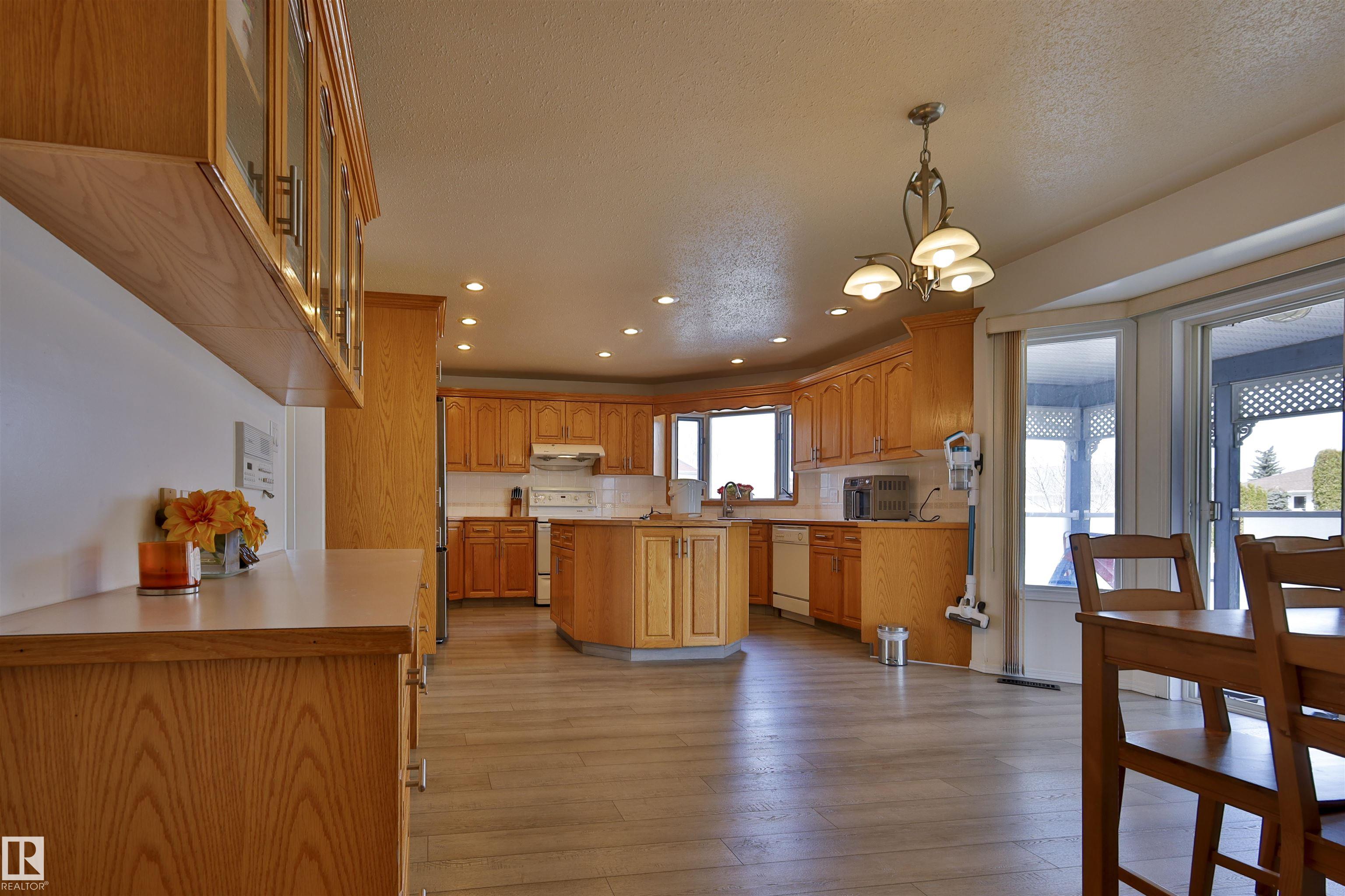 Photo 19 at 8710 156a Avenue NW, Belle Rive, Edmonton