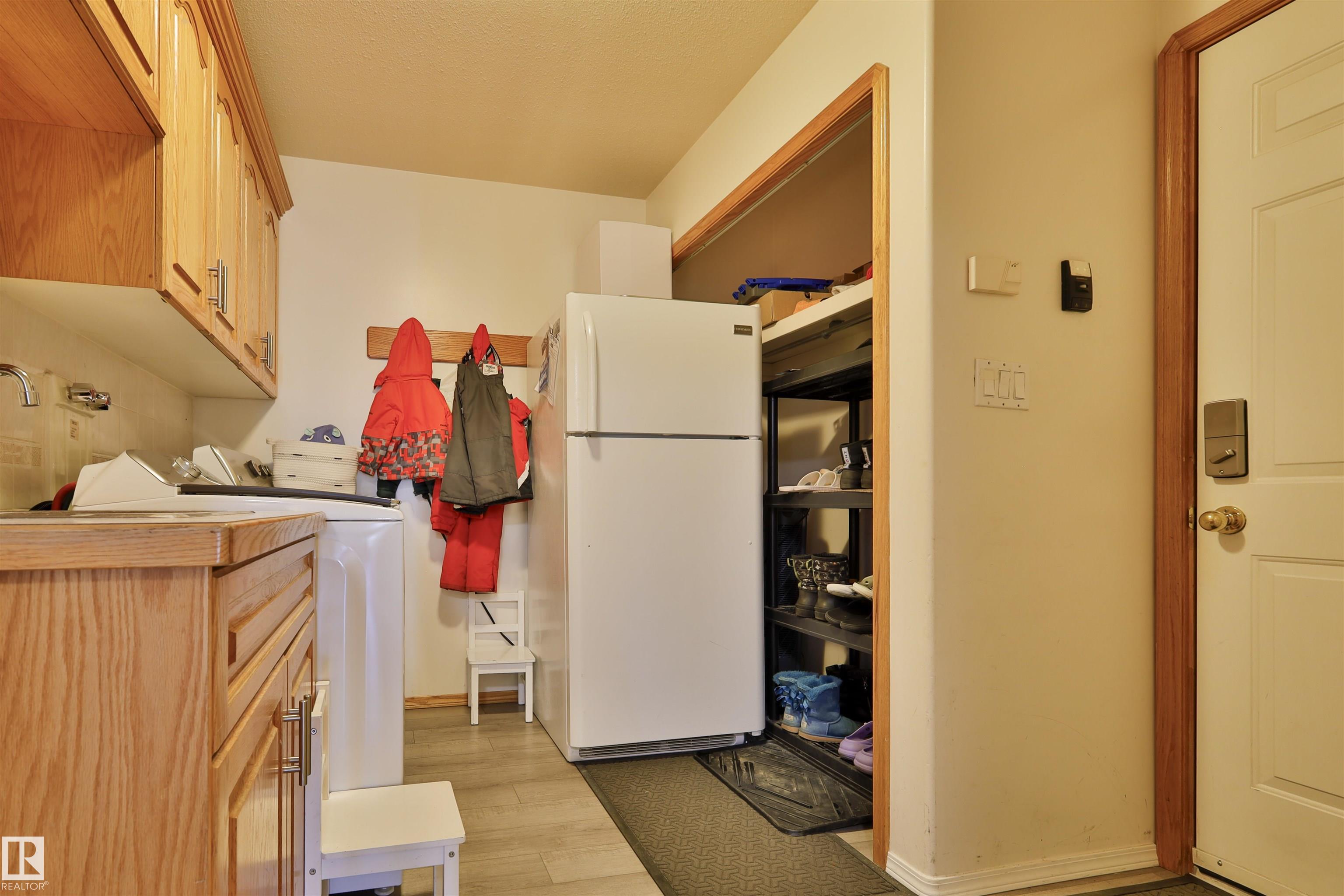 Photo 22 at 8710 156a Avenue NW, Belle Rive, Edmonton
