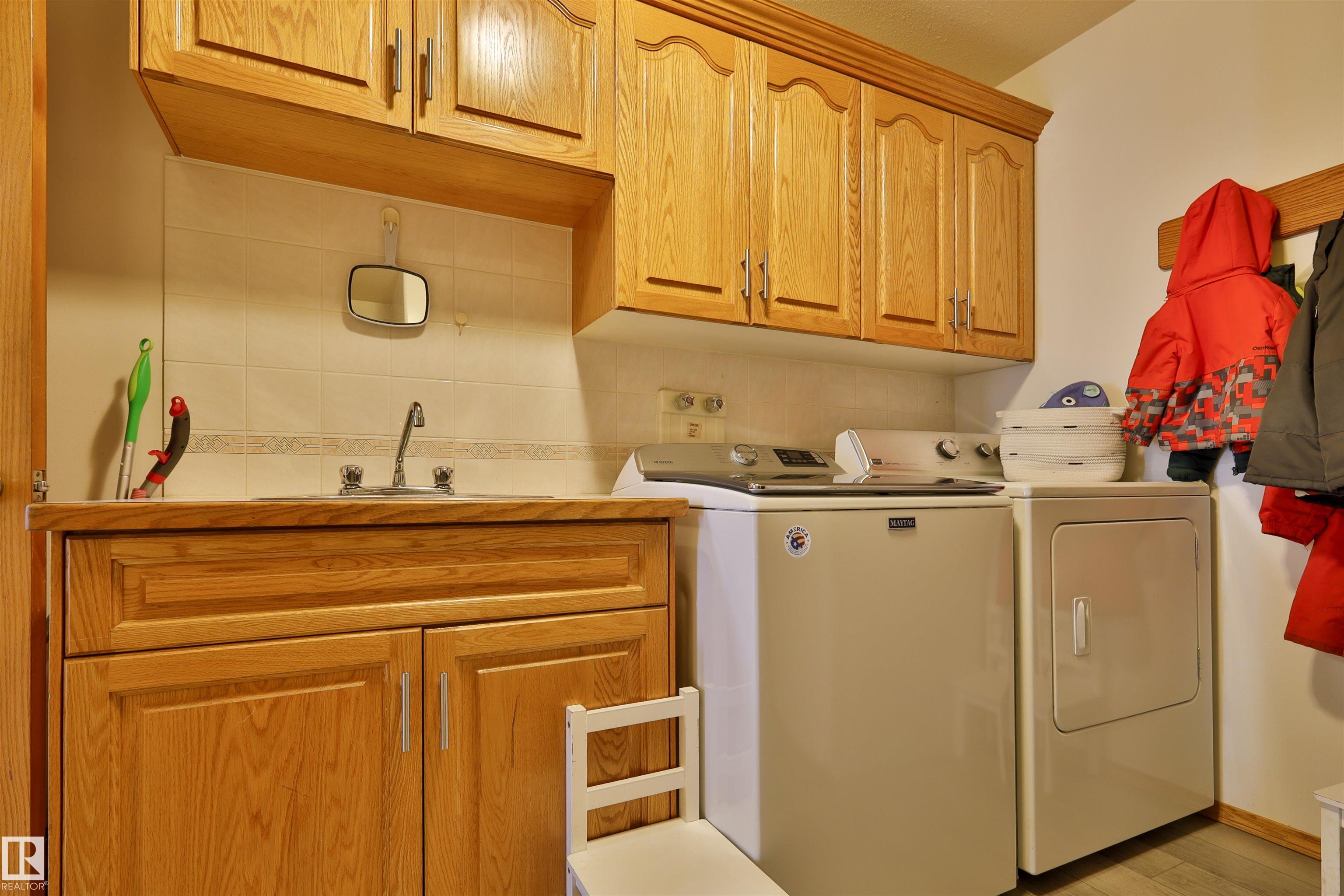 Photo 23 at 8710 156a Avenue NW, Belle Rive, Edmonton