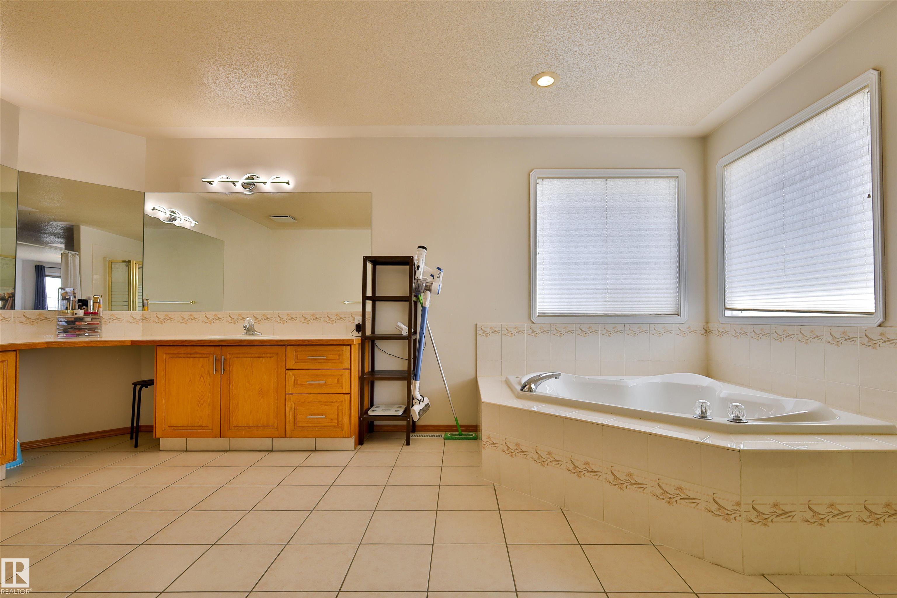 Photo 49 at 8710 156a Avenue NW, Belle Rive, Edmonton