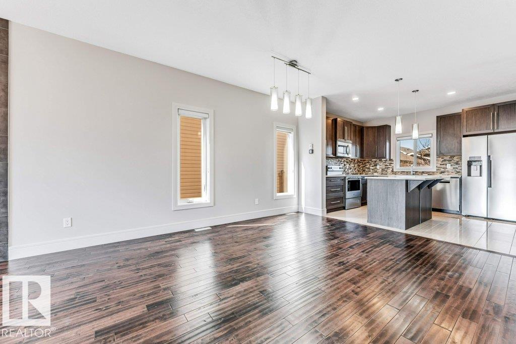 https://zimg.paragon.ice.com/ParagonImages/Property/PM/RAE/225398649/6/0/0/808480bd76ea57aa0d9795c14b6cf384/1/8a766fb9dc74240d708f29c0298d06b7/225398649-8b468371-b55a-4820-8c39-f889e5a40627.JPG
