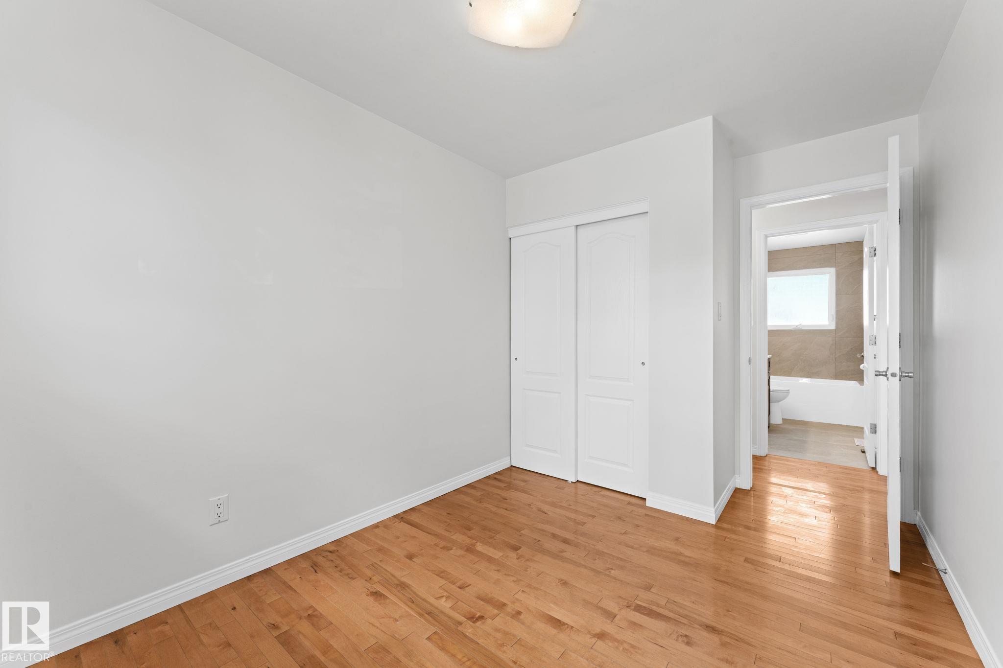 Photo 22 at 8804 135 Avenue NW, Glengarry, Edmonton