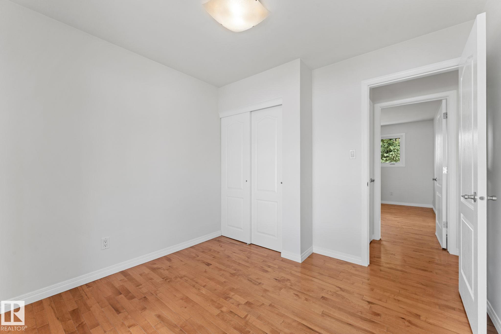 Photo 27 at 8804 135 Avenue NW, Glengarry, Edmonton