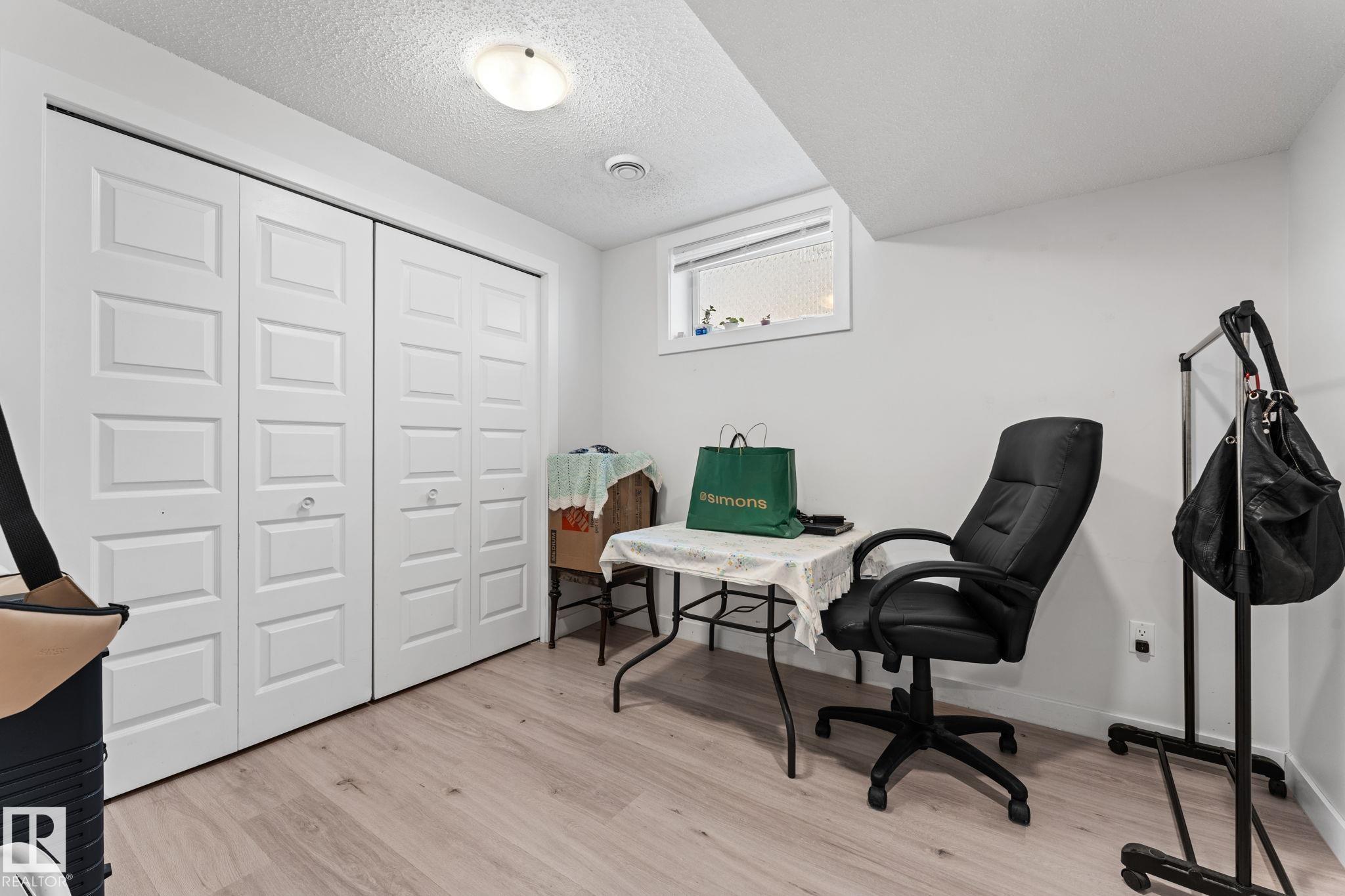 Photo 38 at 8804 135 Avenue NW, Glengarry, Edmonton