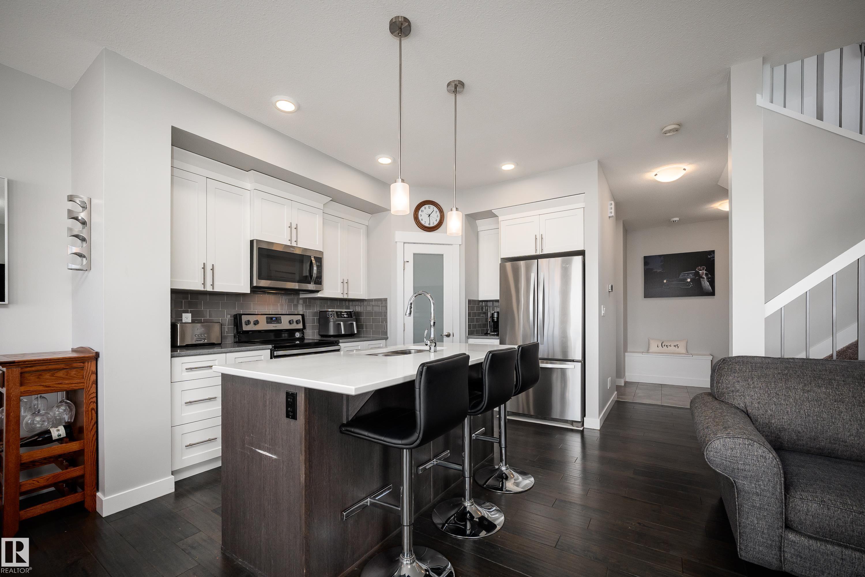 https://zimg.paragon.ice.com/ParagonImages/Property/PM/RAE/225398665/10/0/0/592ec8154f2bd480507e497e28e30fee/1/280c2d1aac06306df77761d989639e5c/225398665-a6e5f2a0-81d3-44de-9666-43d443f9fdc9.JPG