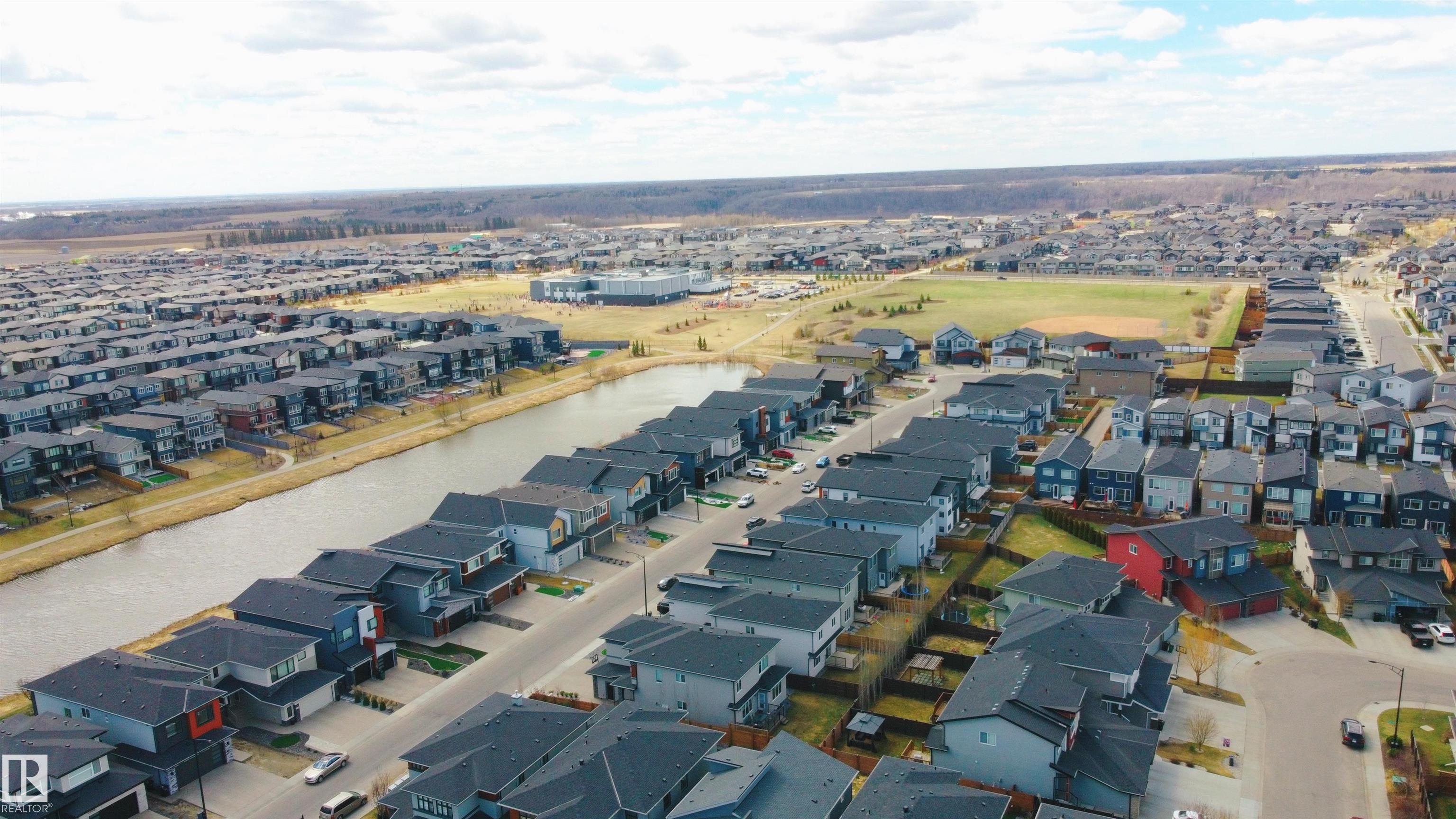 https://zimg.paragon.ice.com/ParagonImages/Property/PM/RAE/225398665/37/0/0/180932040d1f9d9e88c51605570522d4/1/280c2d1aac06306df77761d989639e5c/225398665-94160db5-4814-4e9a-9873-363b76552889.JPG