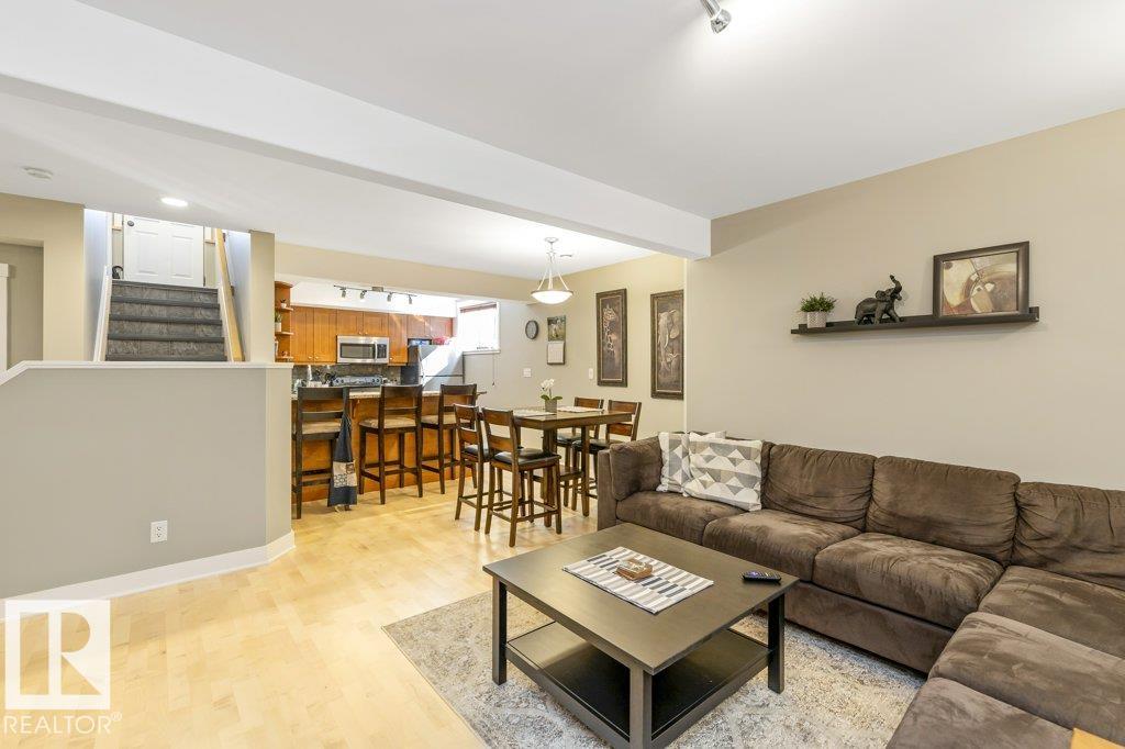 https://zimg.paragon.ice.com/ParagonImages/Property/PM/RAE/225398667/30/0/0/a50ec2cd841e9941652342aacd6ef6ed/1/b1833b026de2575b87b89408b5d64585/225398667-7ba9472c-082e-43d9-96c8-05ed9824c5ef.JPG
