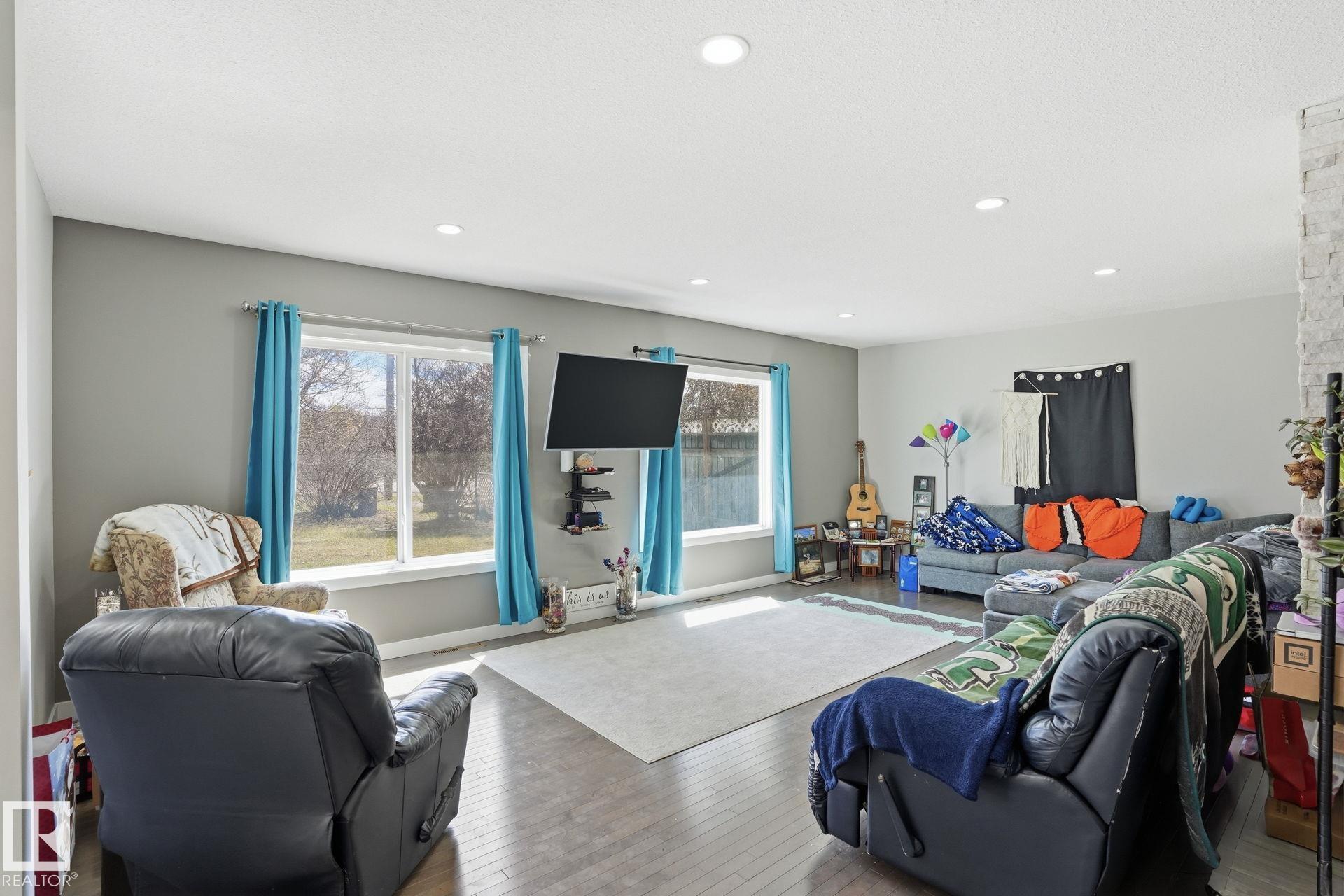 Photo 12 at 36 - 55000 Lamoureux Drive, None, Rural Sturgeon County