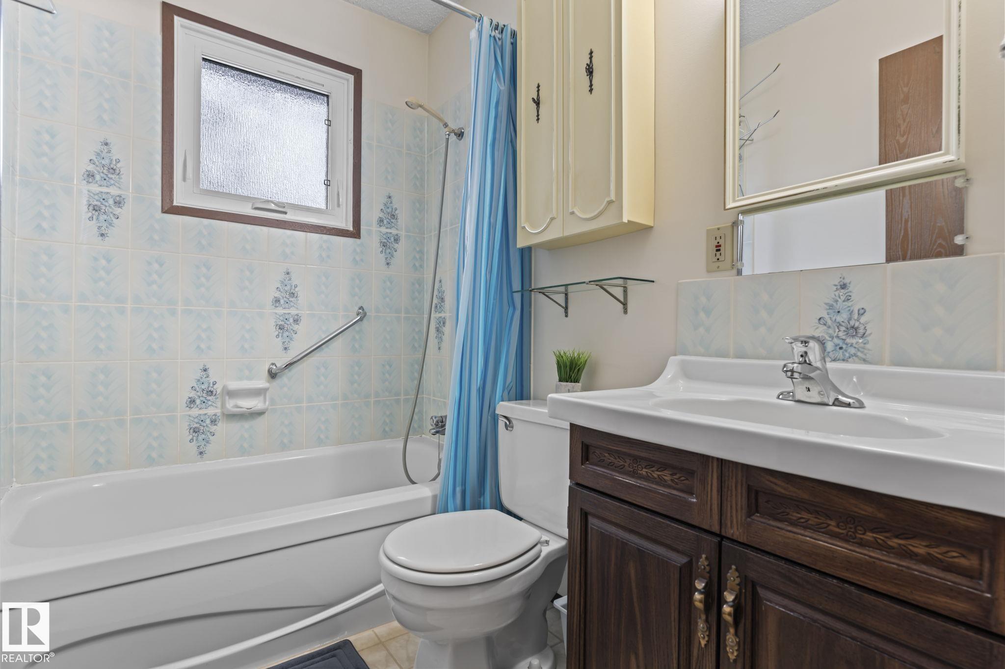 Photo 15 at 11223 71 Avenue NW, Parkallen, Edmonton