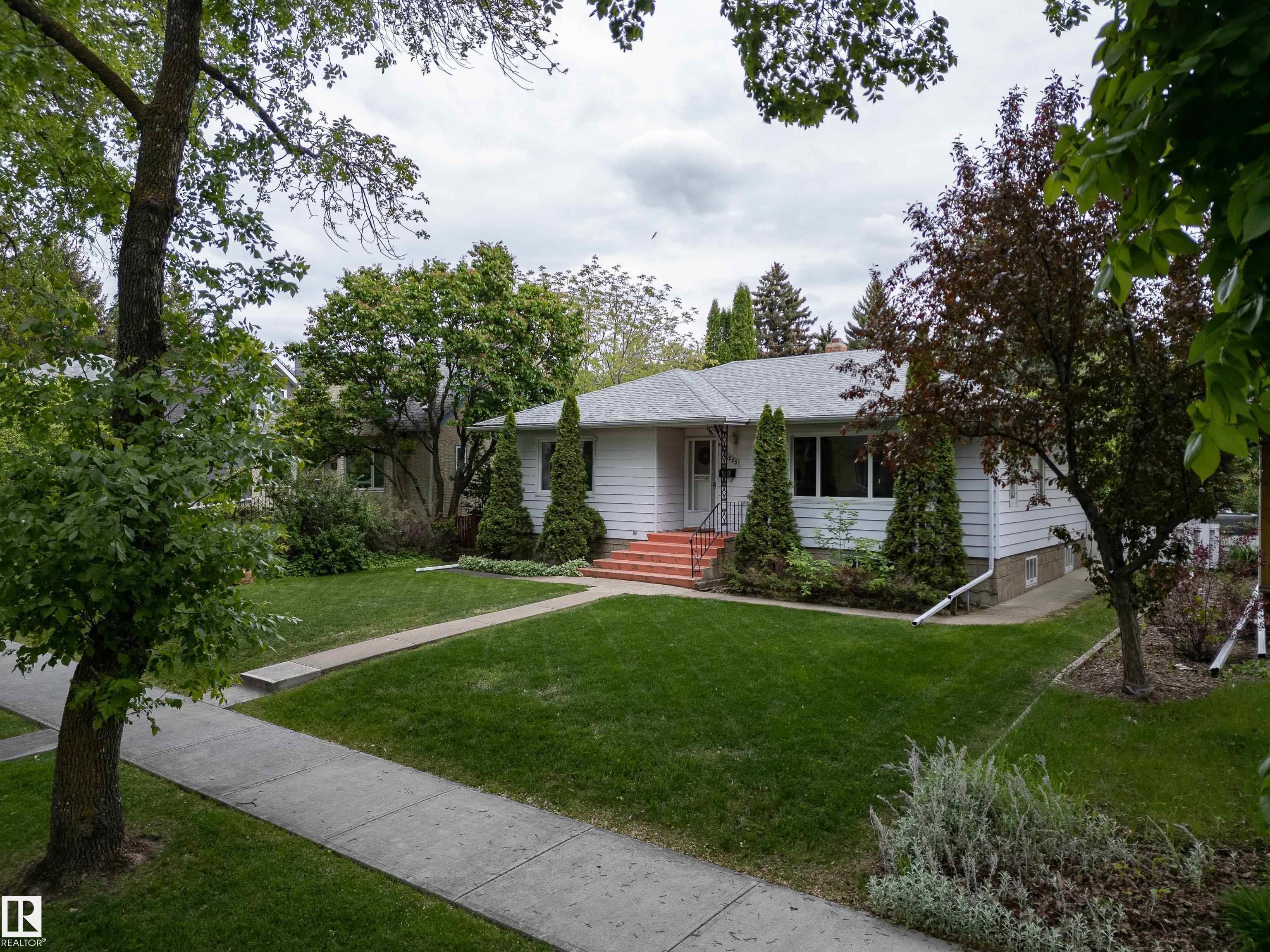11223 71 Avenue NW, Parkallen, Edmonton