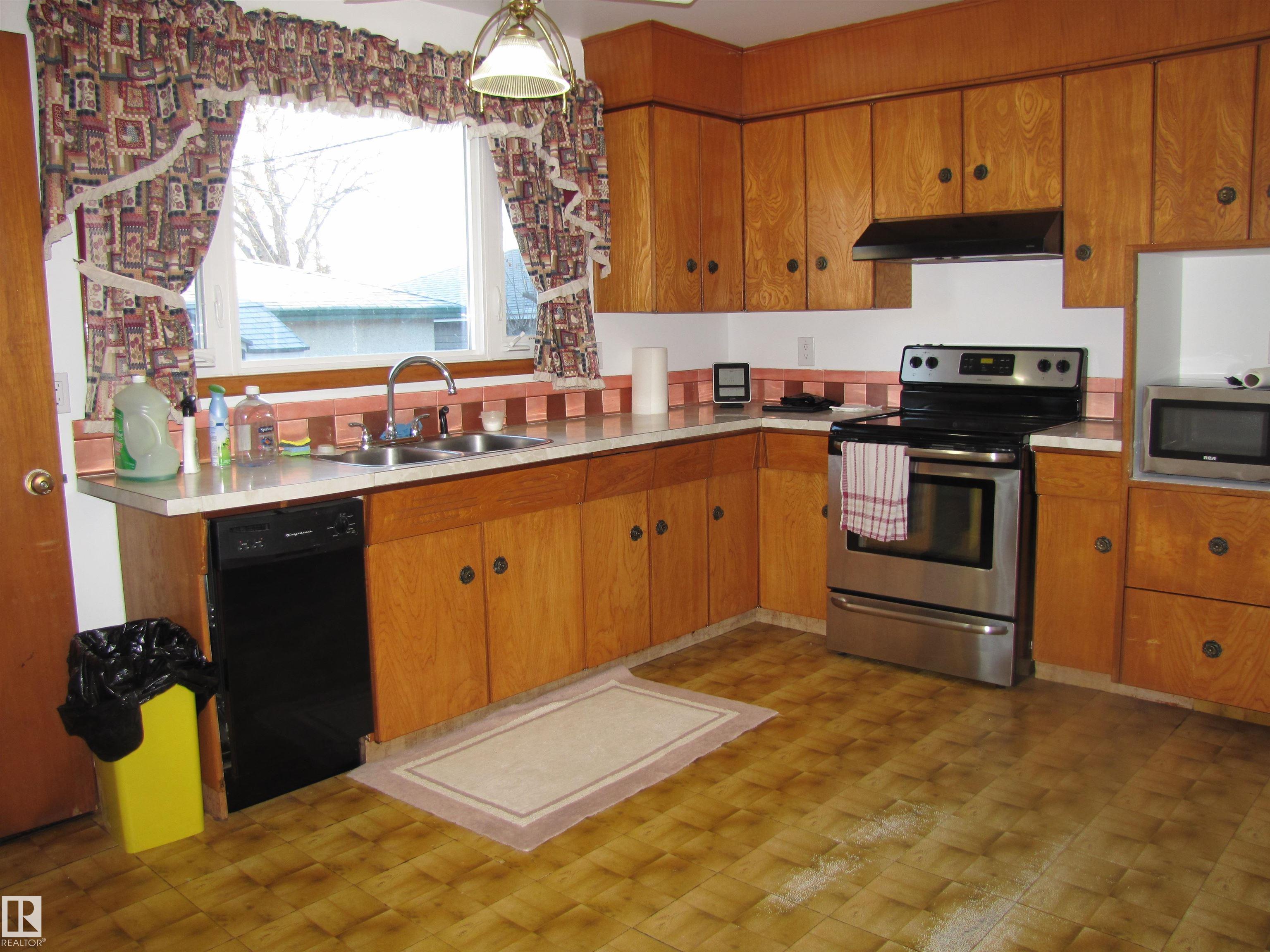 Picture for 6832 83 AV NW