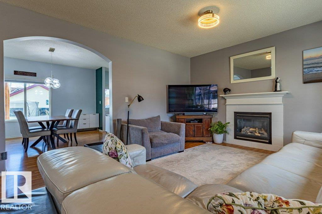 https://zimg.paragon.ice.com/ParagonImages/Property/PM/RAE/225398691/7/0/0/5374d6979187f18db2713c6485c41ea6/1/226b64582a7c63ce13fb47385eafaaf6/225398691-6caa2bfd-f779-4049-9e49-a783a10f0dc6.JPG