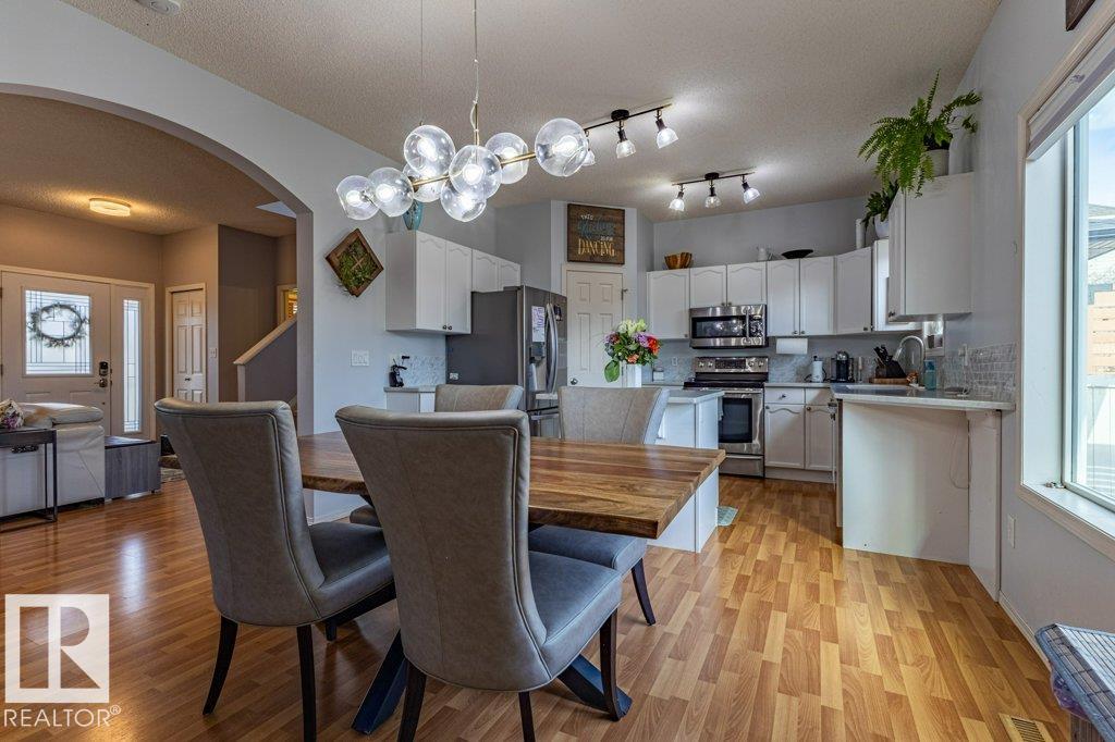 https://zimg.paragon.ice.com/ParagonImages/Property/PM/RAE/225398691/8/0/0/33f306542c553298f0e708052ab79757/1/226b64582a7c63ce13fb47385eafaaf6/225398691-27316103-6103-4045-bbeb-6f5bd706f811.JPG
