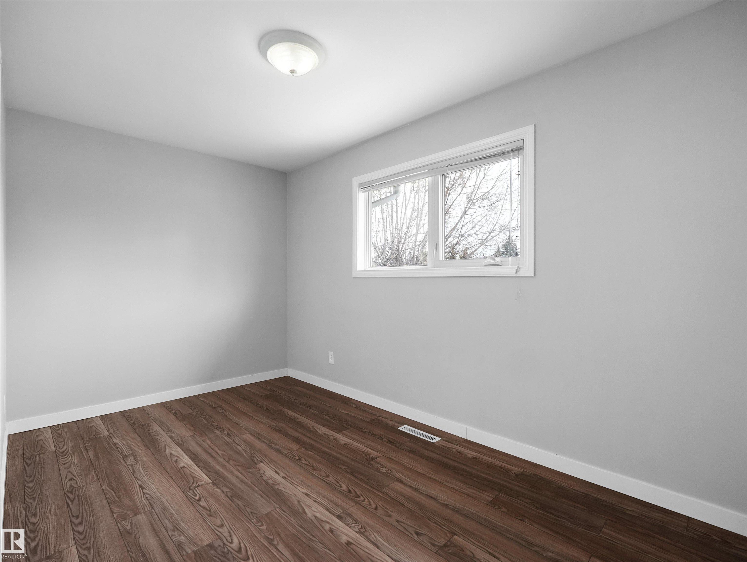 https://zimg.paragon.ice.com/ParagonImages/Property/PM/RAE/225398699/28/0/0/724f80f1b1fad7f3f6c8bb543a61bc5c/1/16390945325a68d67a7968b0b07e8c82/225398699-ebe6f0da-ddee-4445-8f4b-ec676eb999fa.JPG