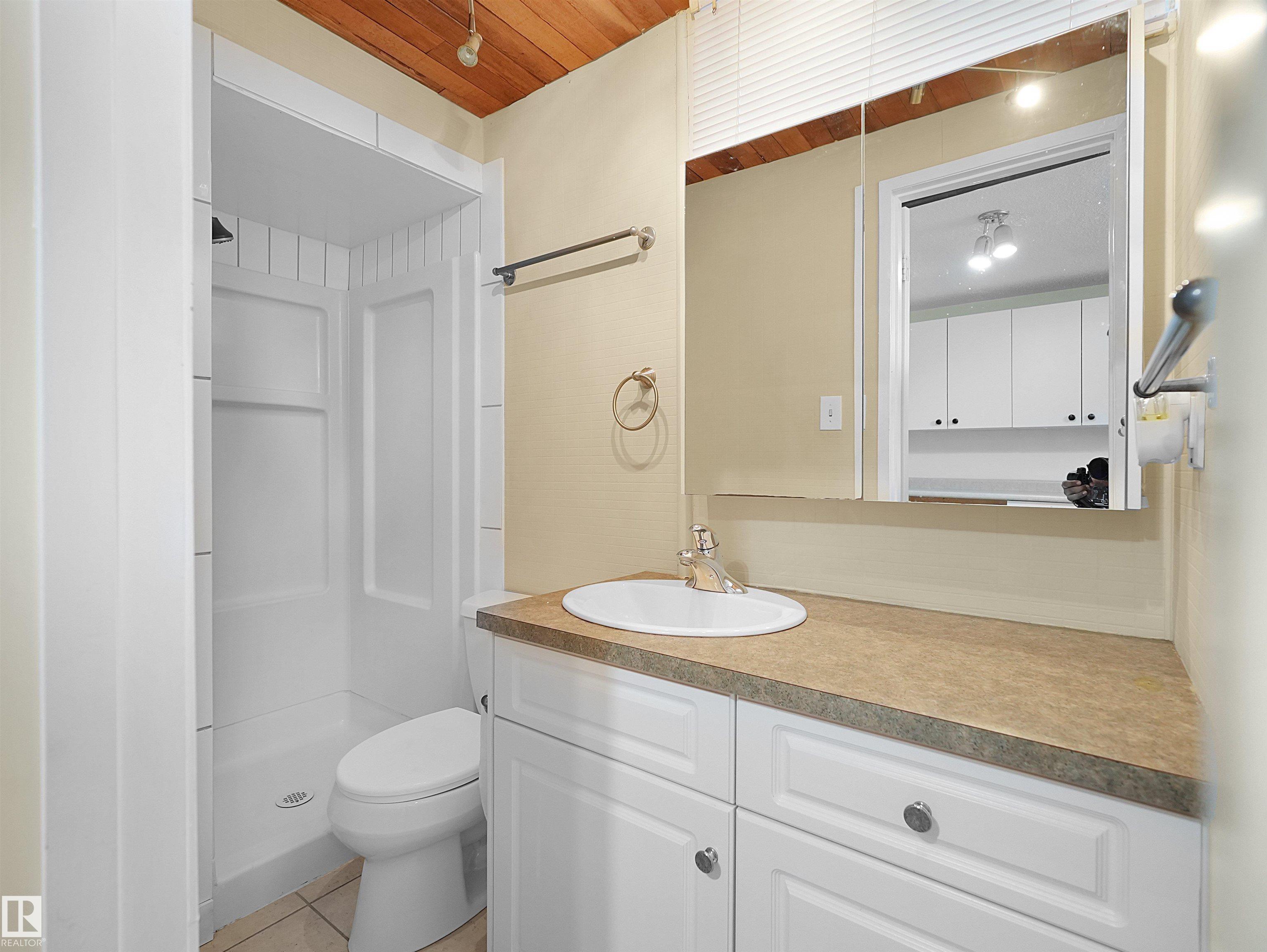 https://zimg.paragon.ice.com/ParagonImages/Property/PM/RAE/225398699/36/0/0/485259bb546a51b7efb9dba44cf395f7/1/16390945325a68d67a7968b0b07e8c82/225398699-701c9629-6e9c-49e1-a827-34358b656fe4.JPG