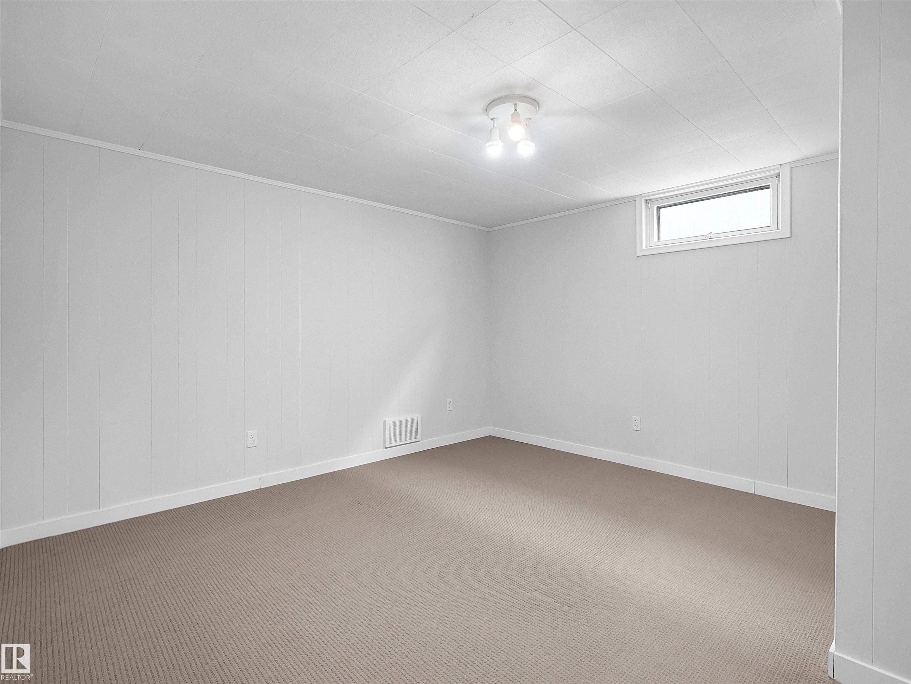 https://zimg.paragon.ice.com/ParagonImages/Property/PM/RAE/225398699/37/0/0/bbb728980a4f2970e44d1773722b34a1/1/16390945325a68d67a7968b0b07e8c82/225398699-5d9396f3-0a77-49a8-b92c-e754fca10ff5.JPG