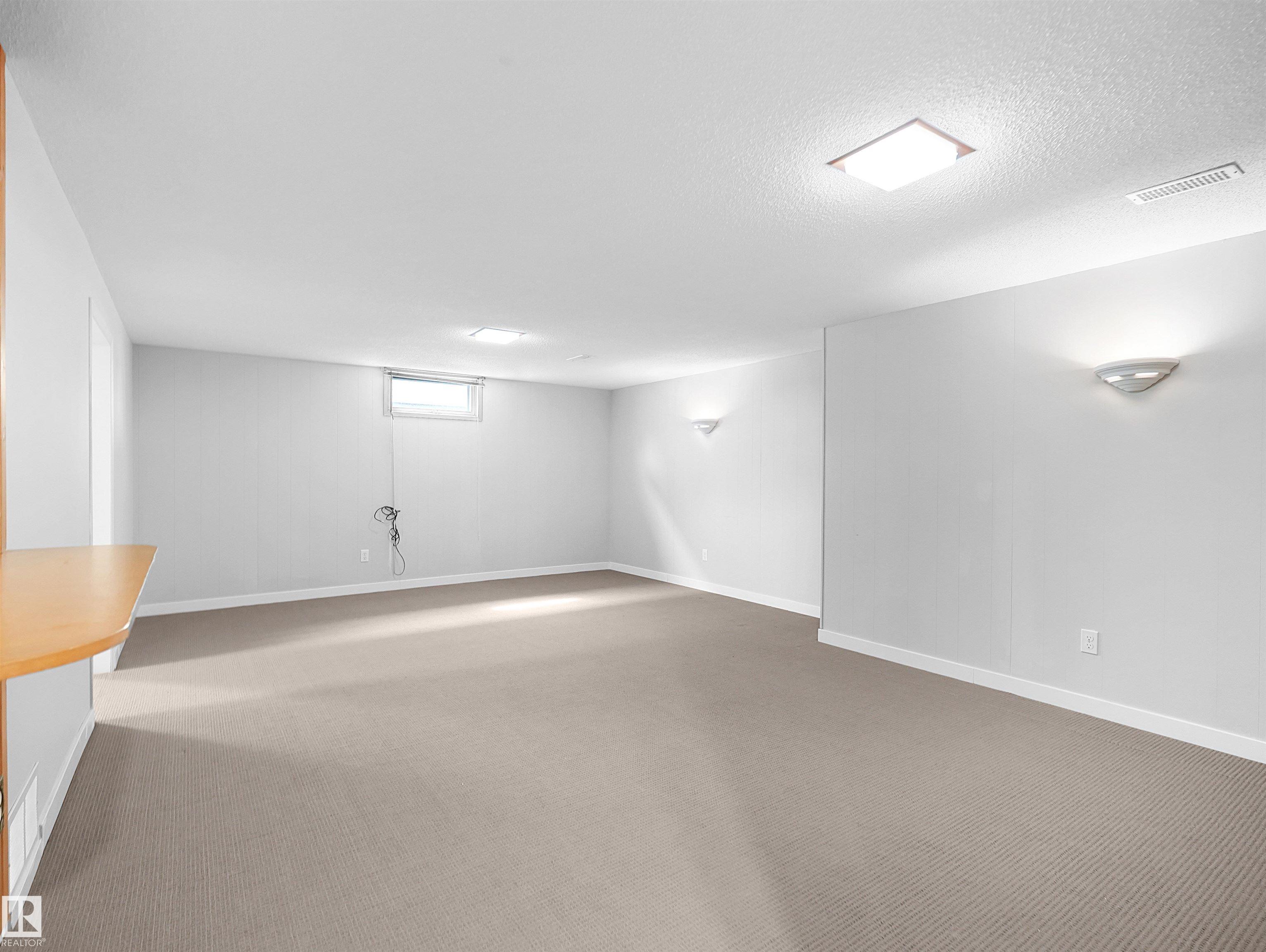 https://zimg.paragon.ice.com/ParagonImages/Property/PM/RAE/225398699/39/0/0/4f33940102858820eab5ea72e89f7c72/1/16390945325a68d67a7968b0b07e8c82/225398699-a28f22e1-ec5c-4077-a2ab-e39342af5e34.JPG