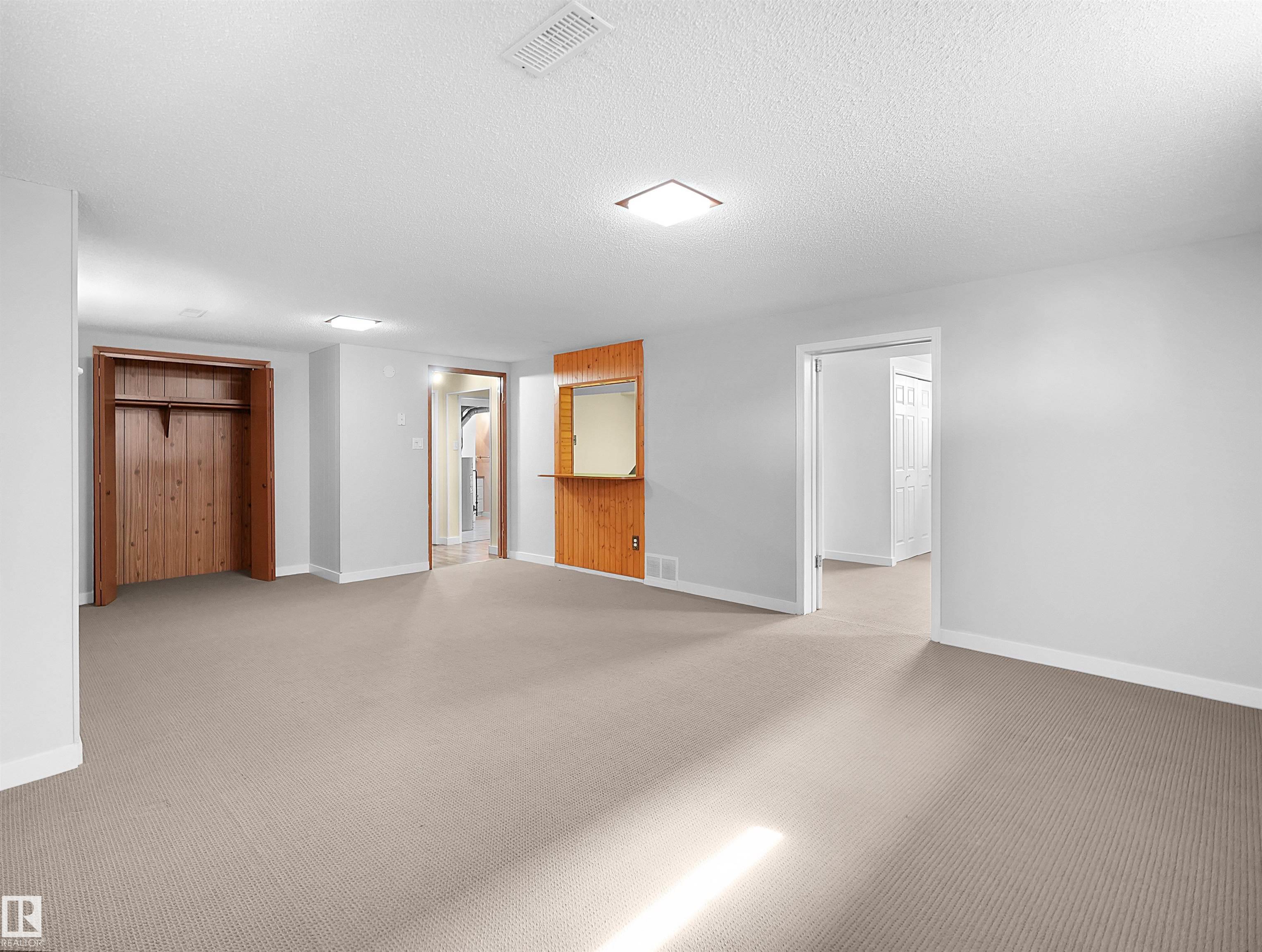 https://zimg.paragon.ice.com/ParagonImages/Property/PM/RAE/225398699/40/0/0/441d852115154f49af6bd96deecac00c/1/16390945325a68d67a7968b0b07e8c82/225398699-73017613-ed1f-488c-9dbf-4197bea603df.JPG