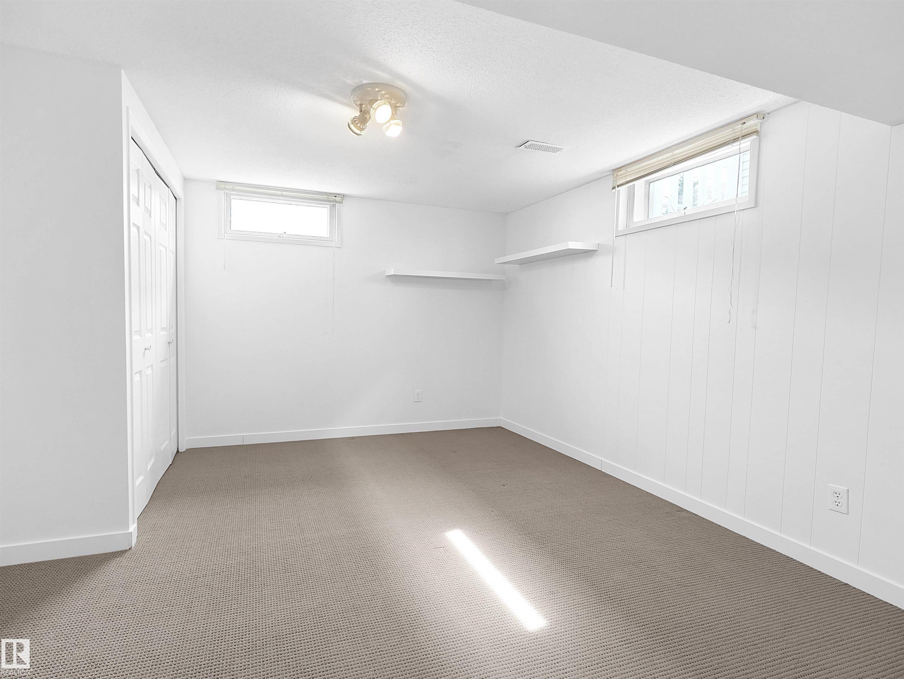 https://zimg.paragon.ice.com/ParagonImages/Property/PM/RAE/225398699/42/0/0/fd86433f0c83a4027dc2ea29524c2f3f/1/16390945325a68d67a7968b0b07e8c82/225398699-94aa7072-be97-4f51-bc48-218df61a2a6d.JPG
