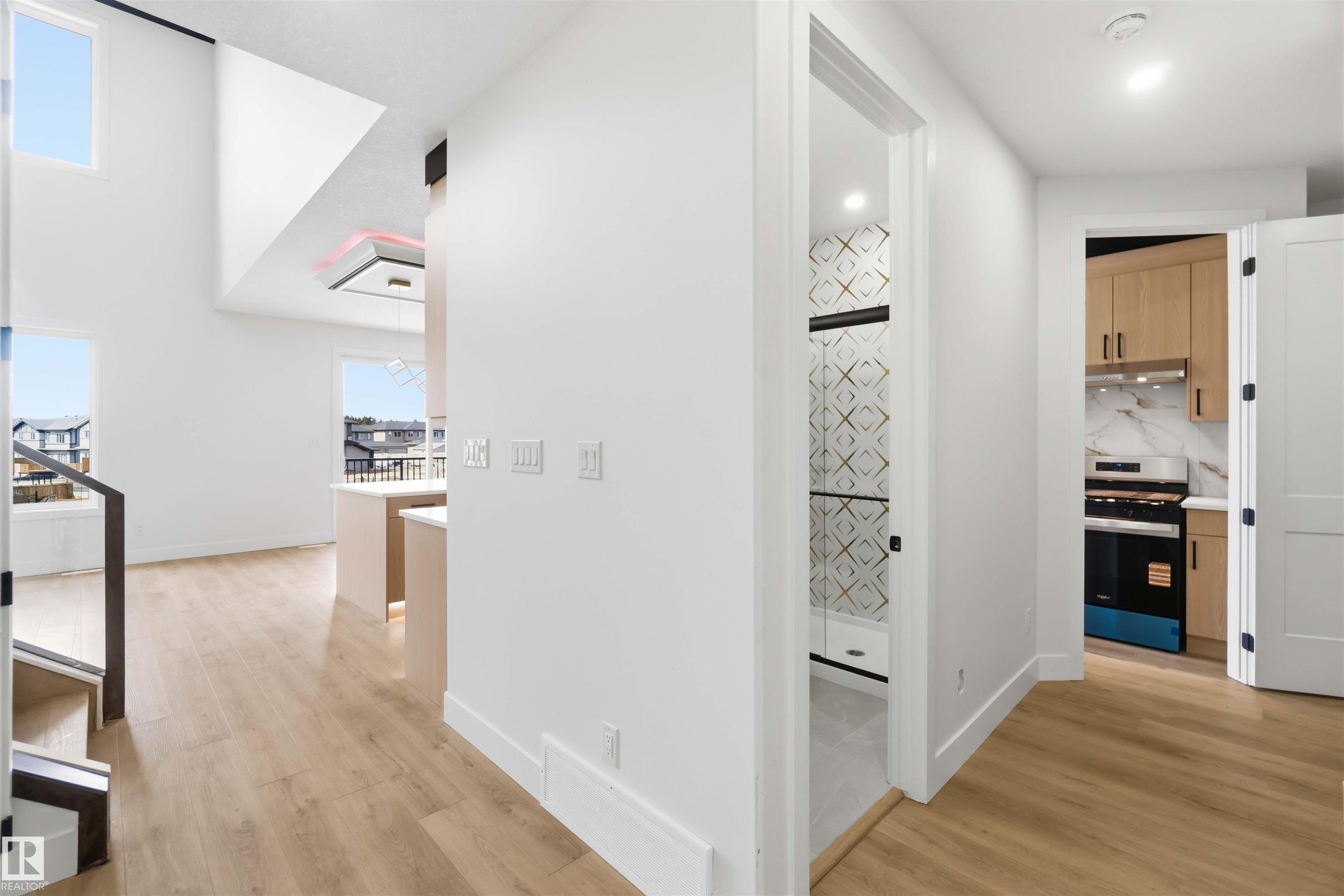 417 Pine point(e), Woodbend, Leduc