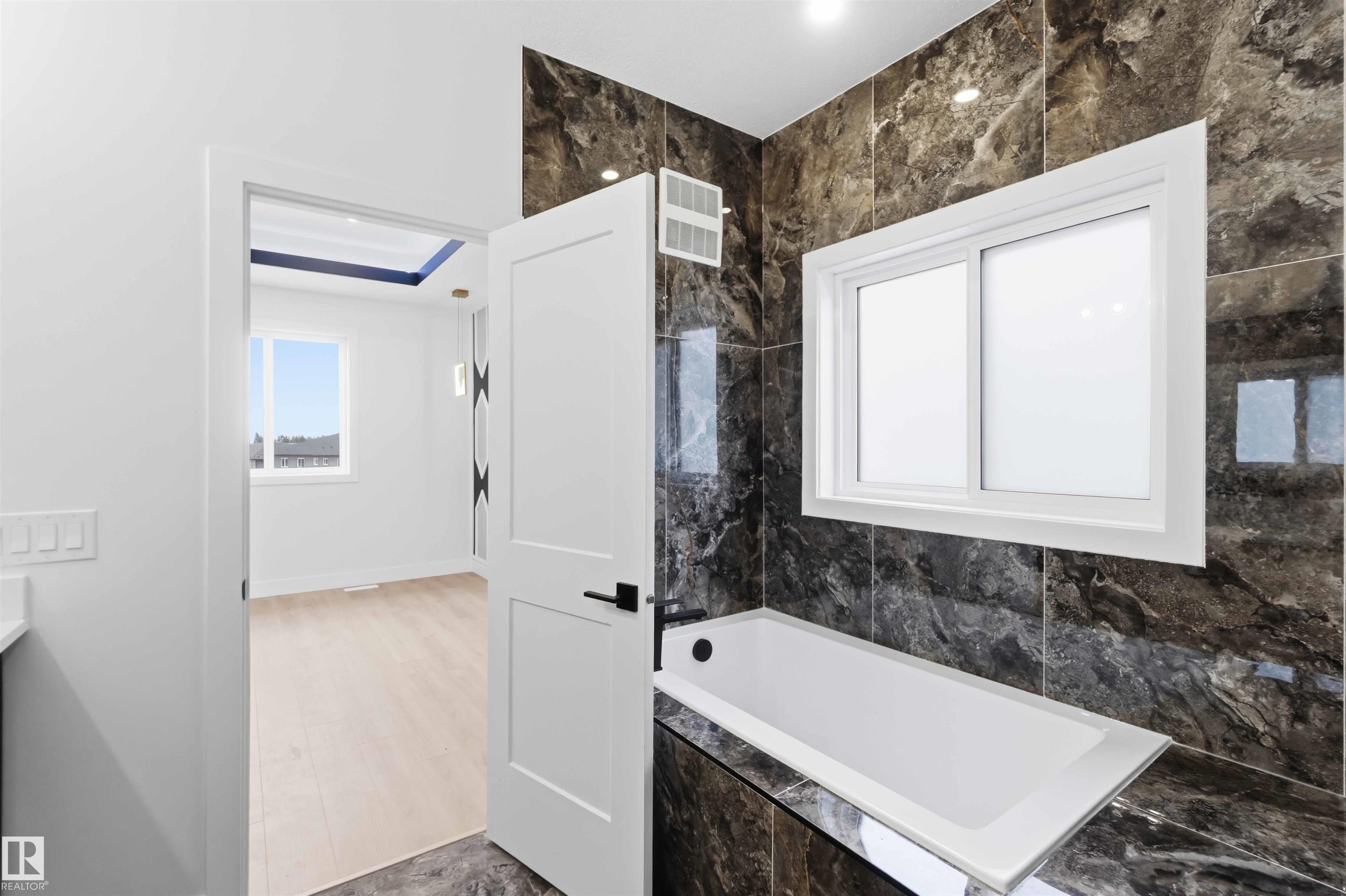 Photo 36 at 417 Pine point(e), Woodbend, Leduc