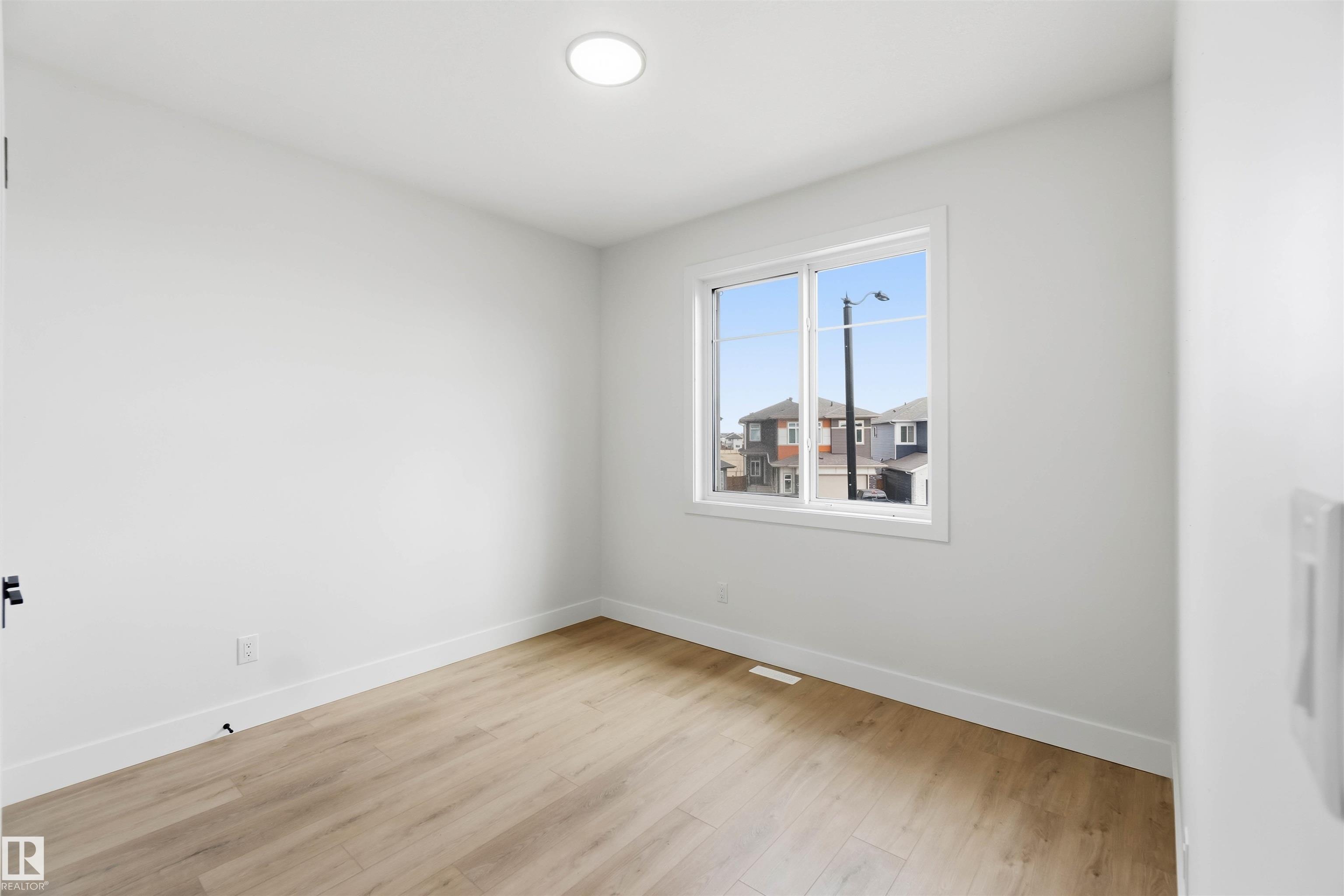 Photo 42 at 417 Pine point(e), Woodbend, Leduc