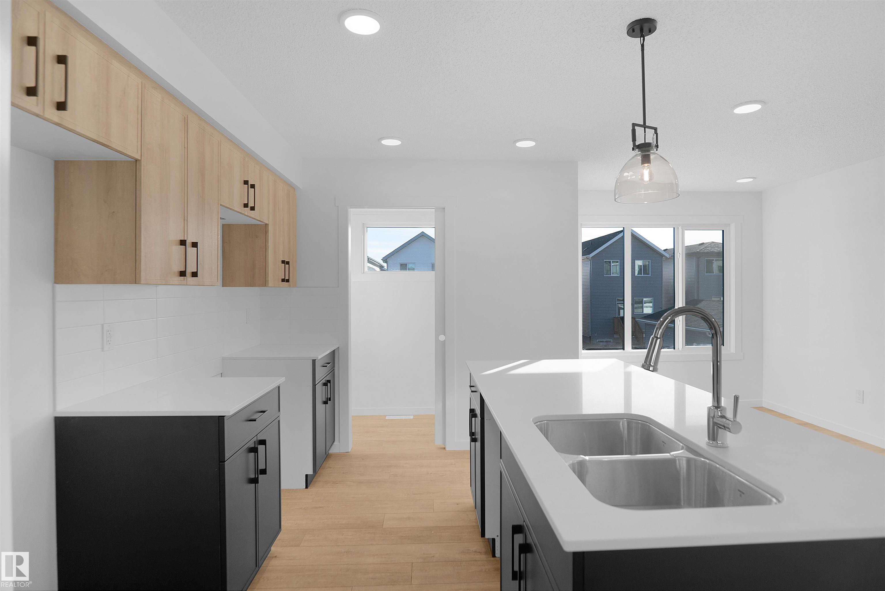 Photo 13 at 9 Edgewater Close, Easton, Spruce Grove