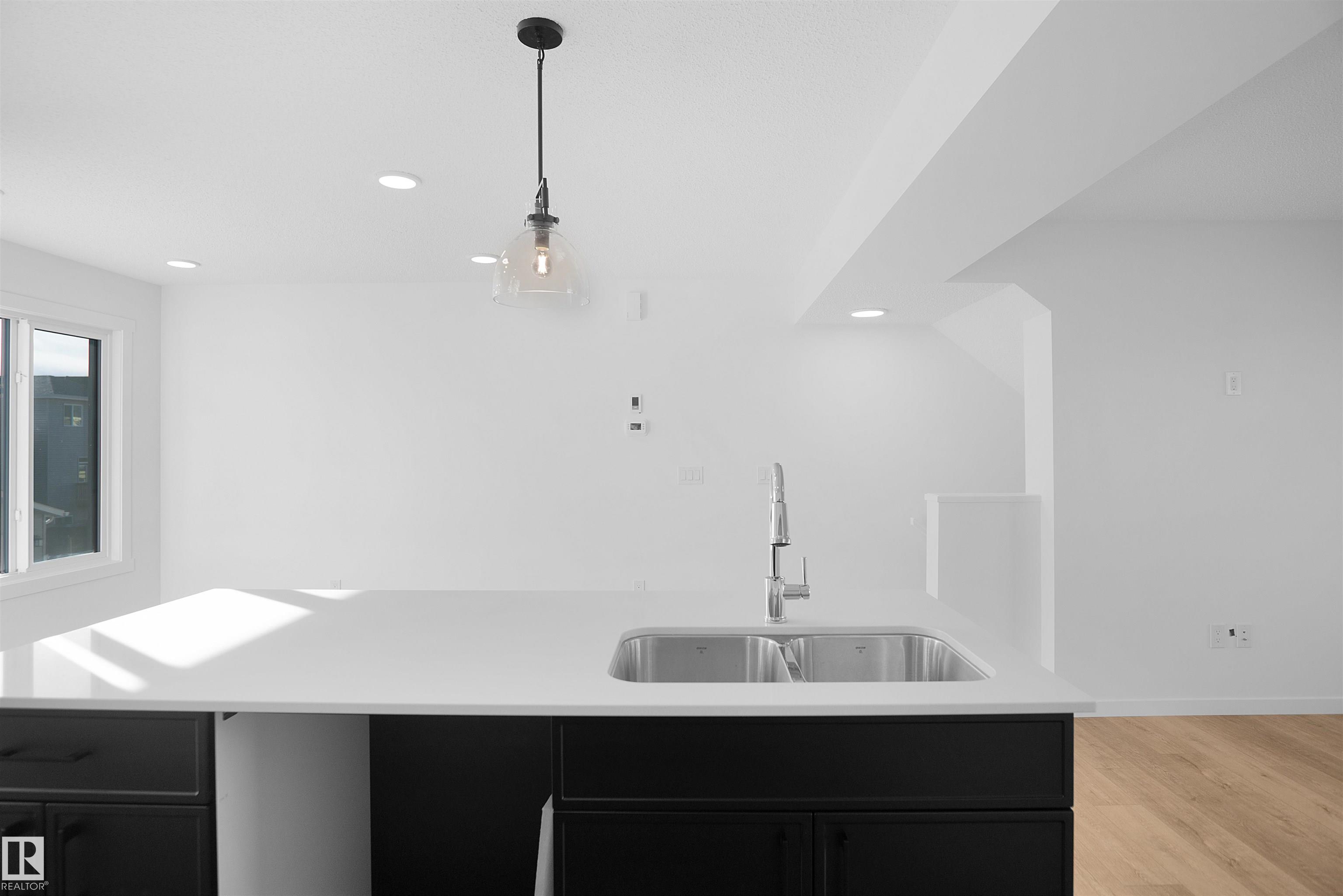Photo 14 at 9 Edgewater Close, Easton, Spruce Grove