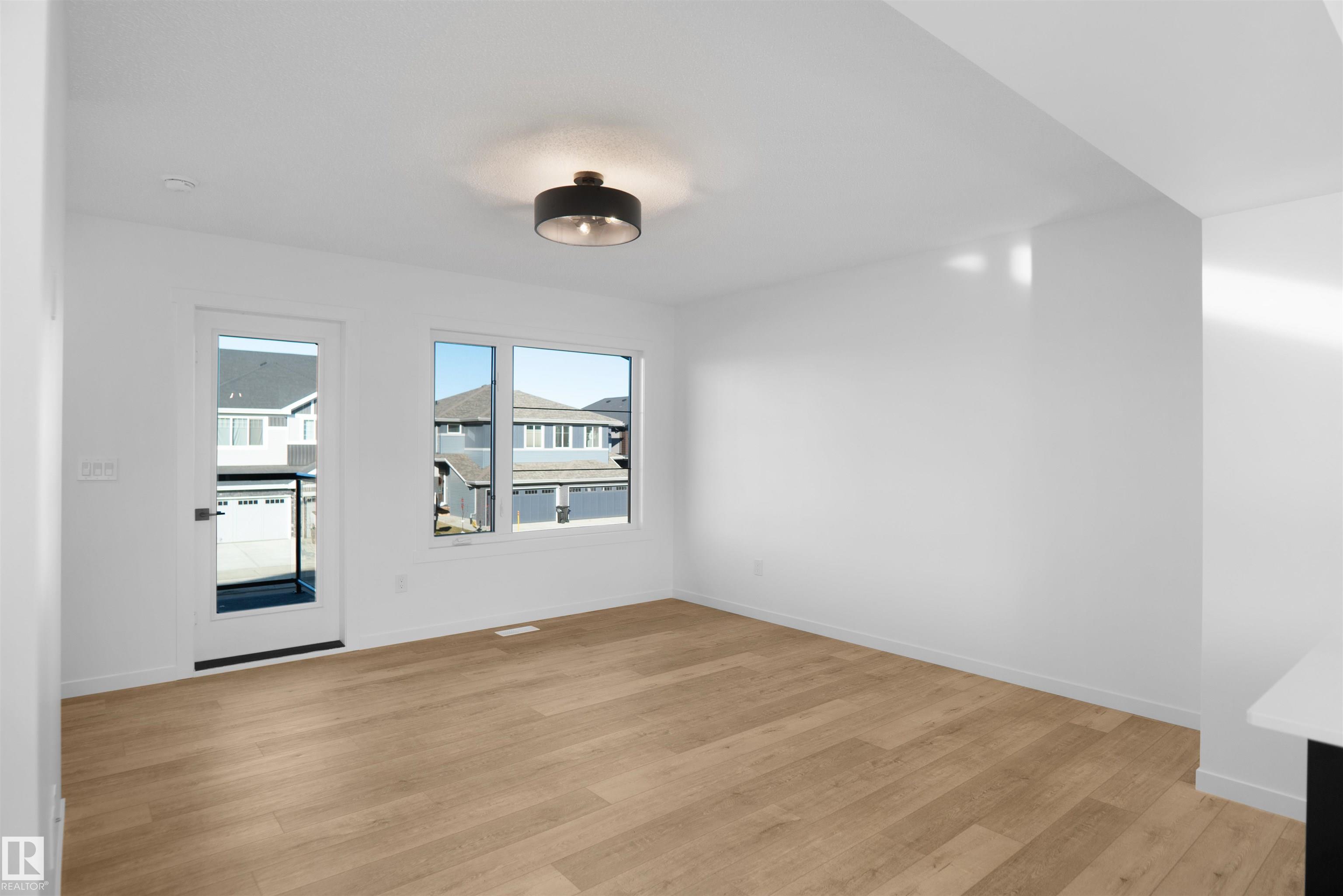 Photo 8 at 9 Edgewater Close, Easton, Spruce Grove