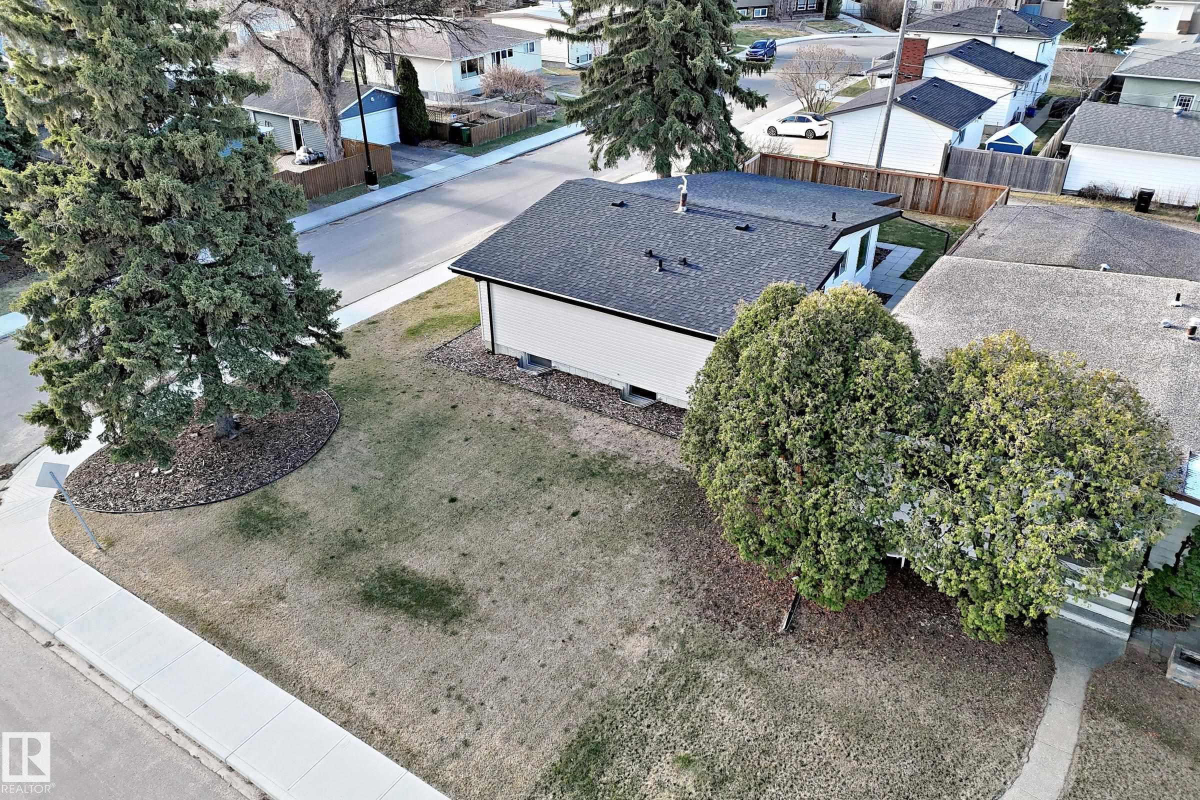 Photo 6 at 4916 116a Street NW, Malmo Plains, Edmonton