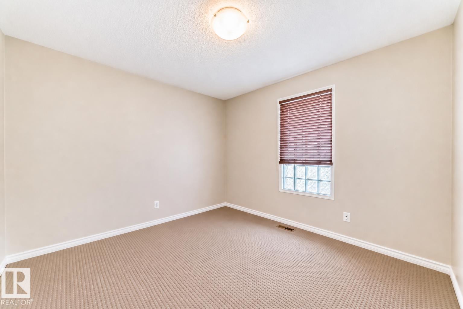 https://zimg.paragon.ice.com/ParagonImages/Property/PM/RAE/225398723/21/0/0/5f9cc2eda5d9de72548c688069109bd8/1/5b8550135ff05a35d19a15ecde195f06/225398723-4c6ef522-1dbe-4223-94df-25c247a2c96d.JPG