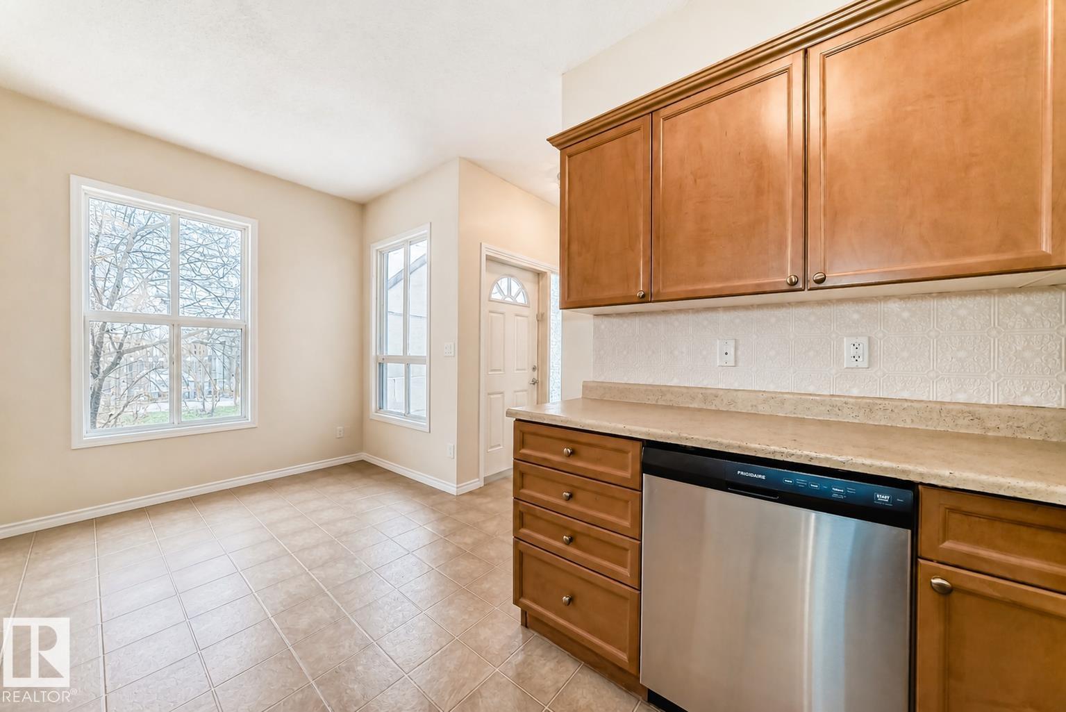 https://zimg.paragon.ice.com/ParagonImages/Property/PM/RAE/225398723/9/0/0/da06178eca5fb8eecdc5932549bb730b/1/5b8550135ff05a35d19a15ecde195f06/225398723-91601a3b-95ec-43fb-a51b-246d71fbd7b6.JPG
