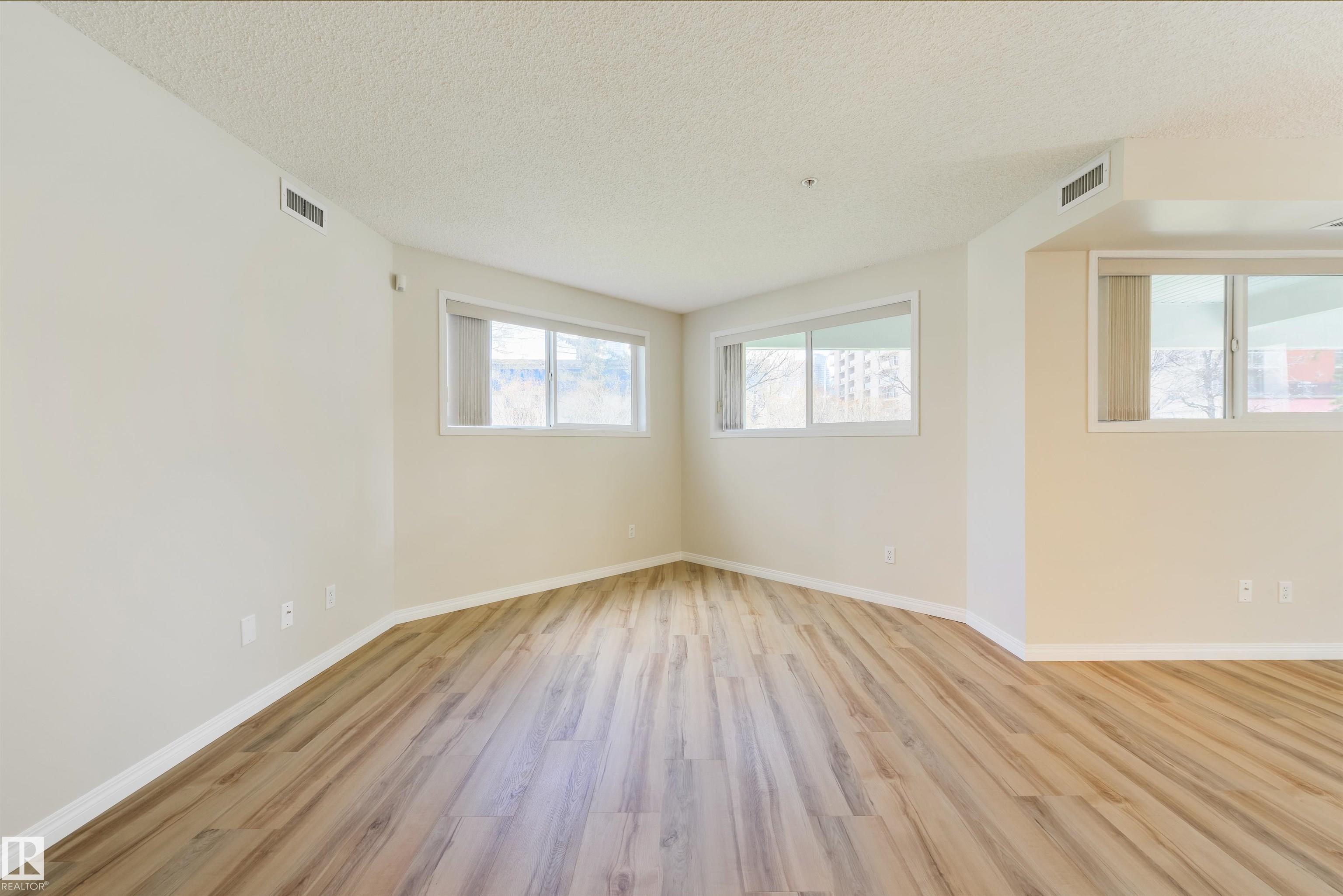 https://zimg.paragon.ice.com/ParagonImages/Property/PM/RAE/225398726/21/0/0/f7027d6affd1d8435fba5c034aa9a8e0/1/fe6463c2565eba640cb06cf2c83b3e21/225398726-6a8ca426-a0ef-4505-bc39-bcc246d94c2b.JPG
